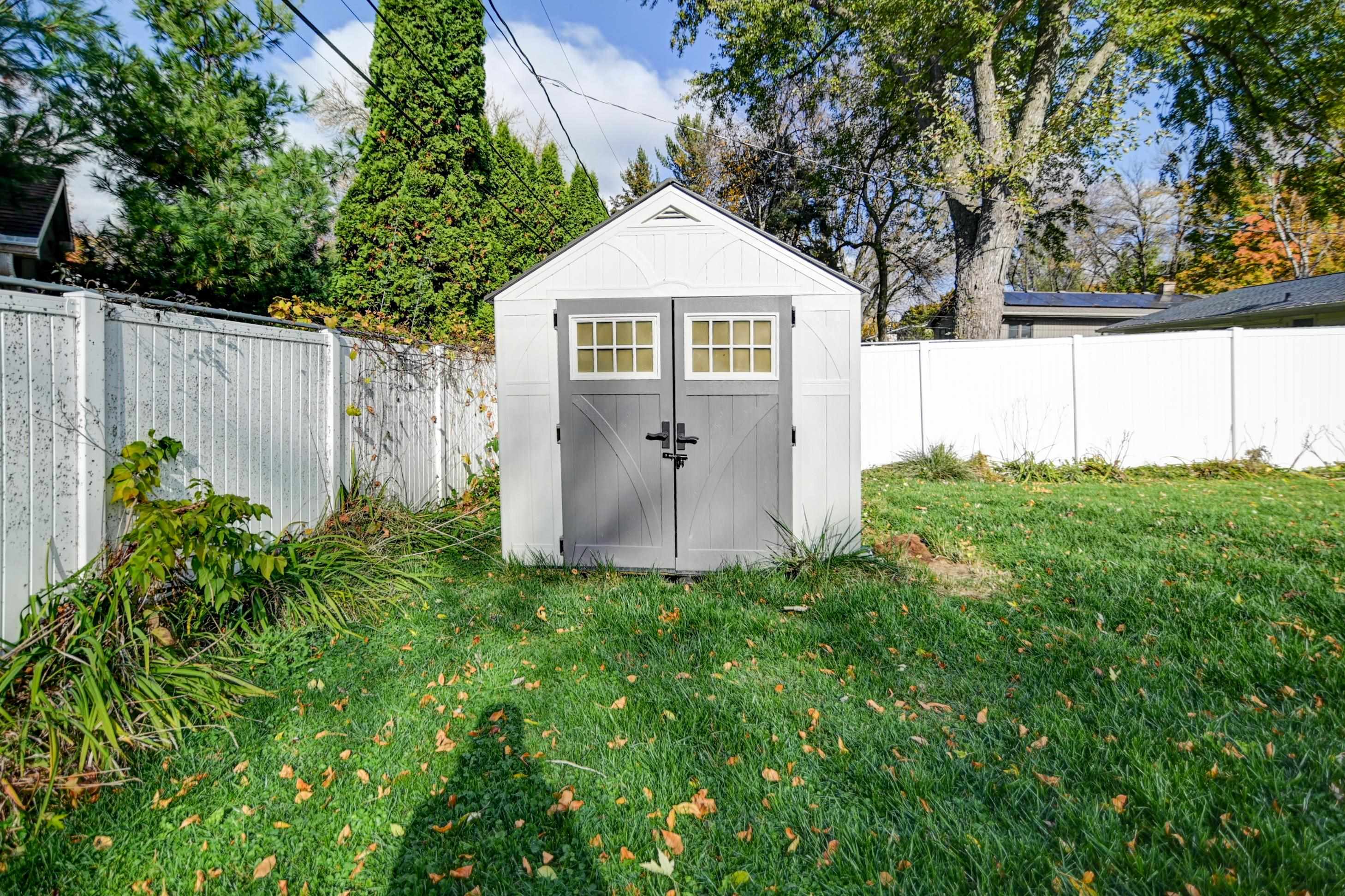 1618 Angel Crest Way