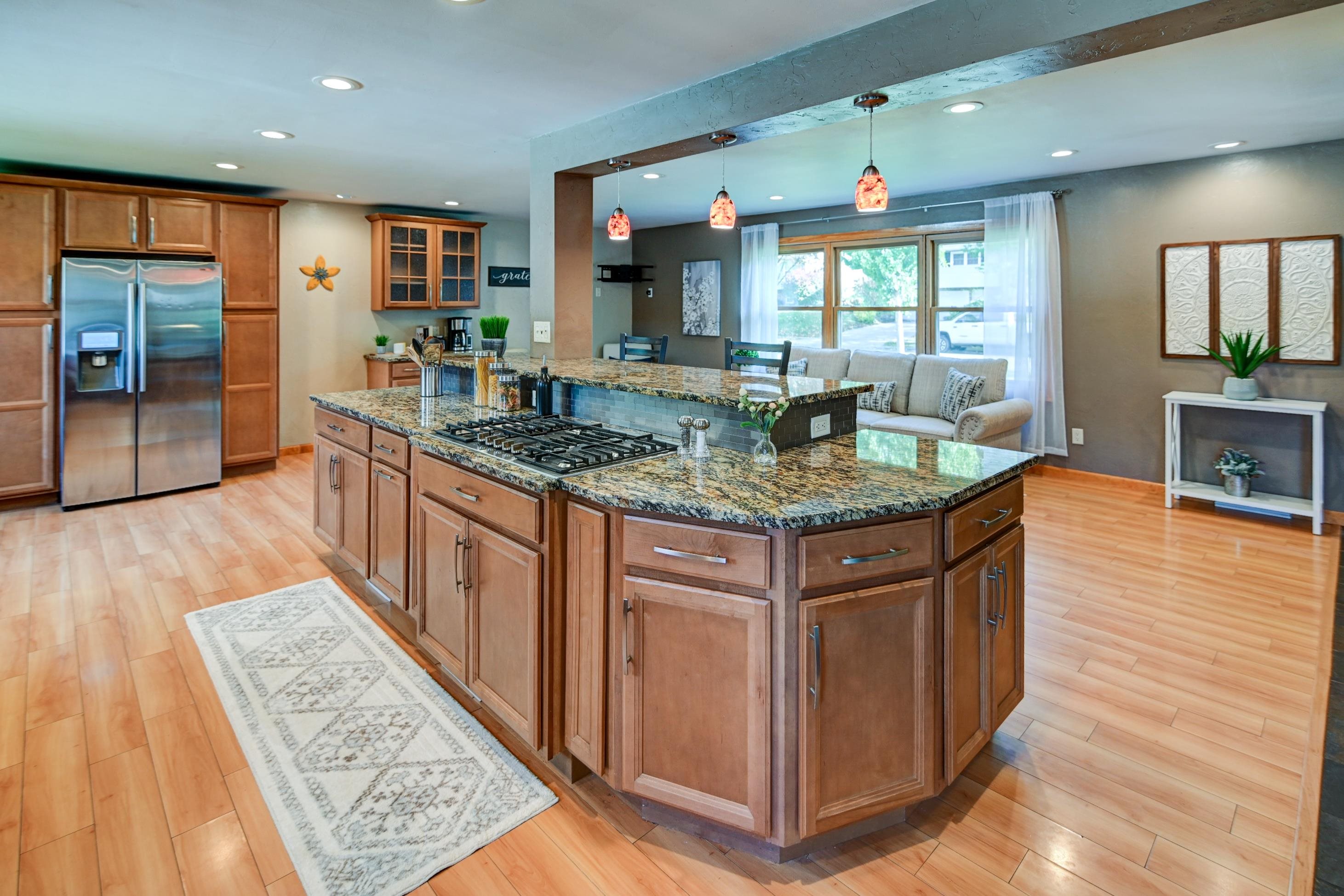 1618 Angel Crest Way