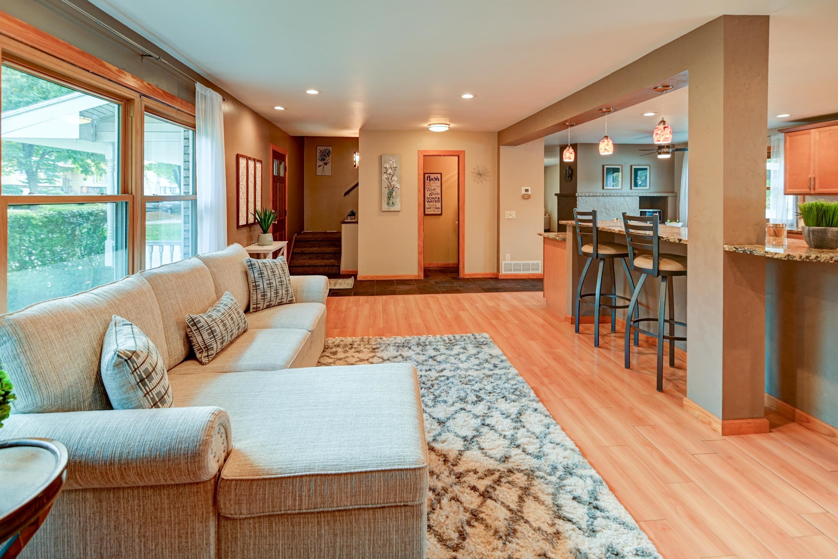 1618 Angel Crest Way