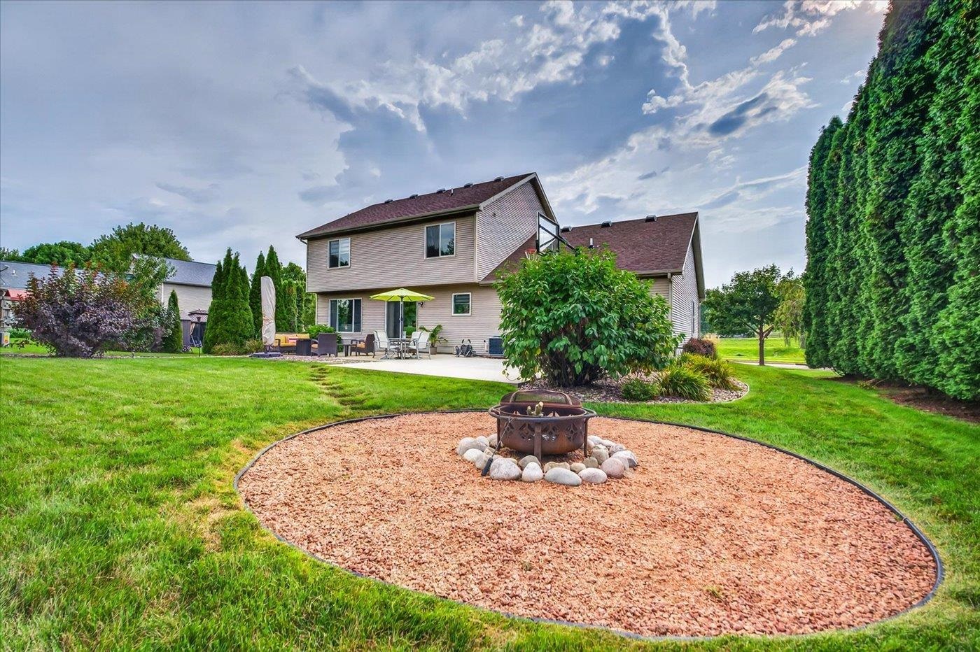 912 Questa Ridge Trail