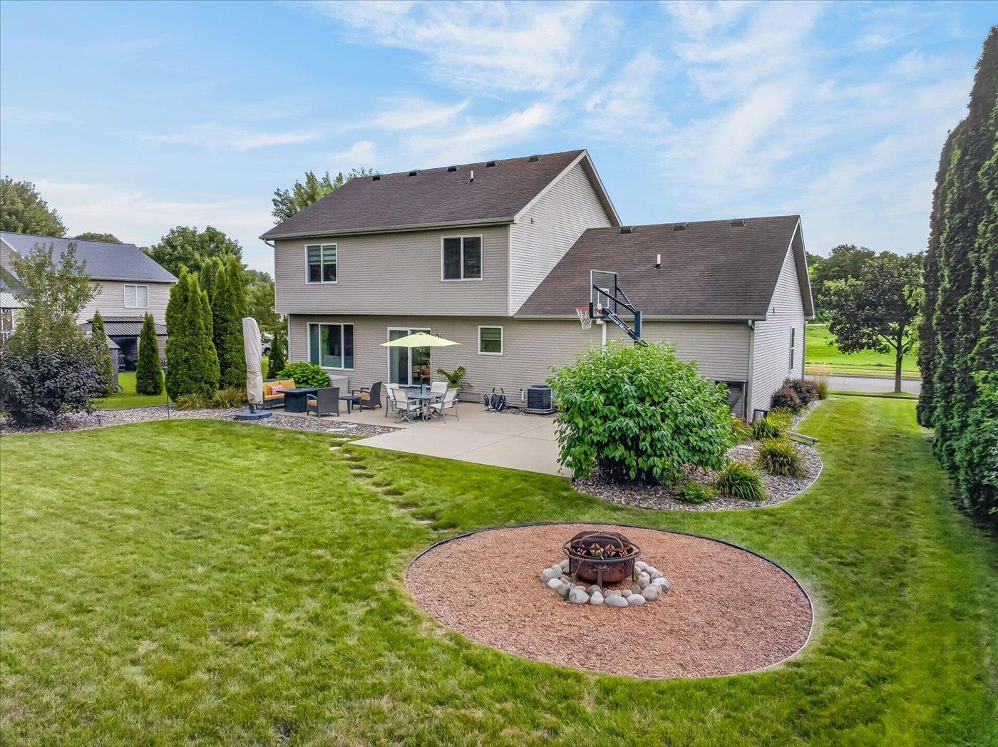 912 Questa Ridge Trail