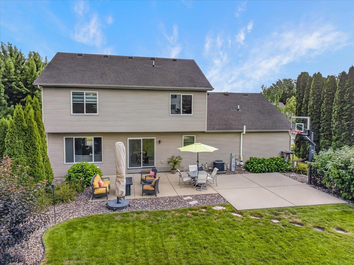 912 Questa Ridge Trail