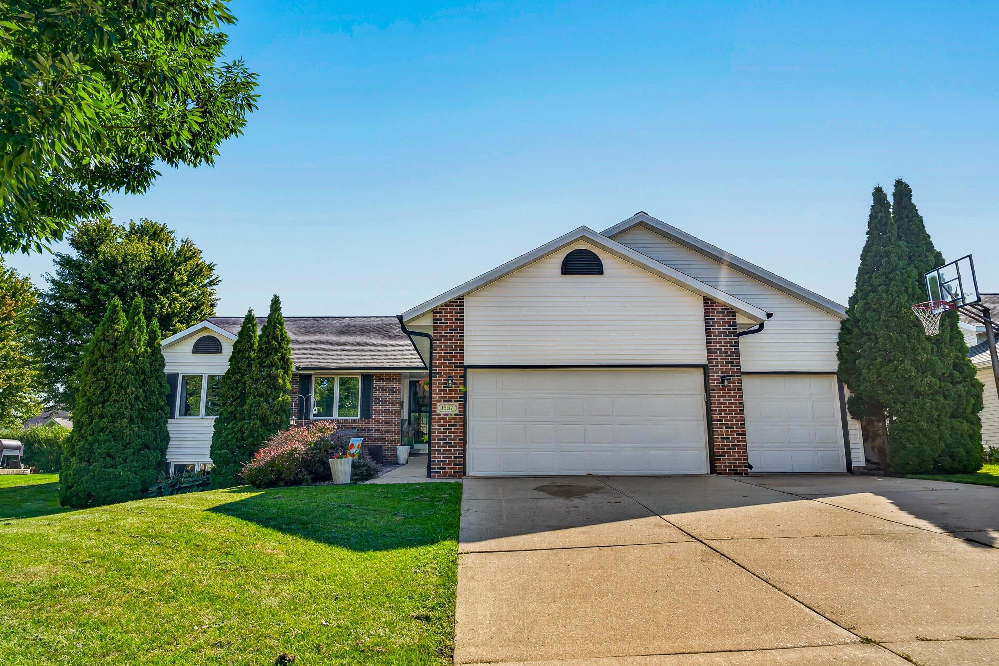 1357 Overlook Pass