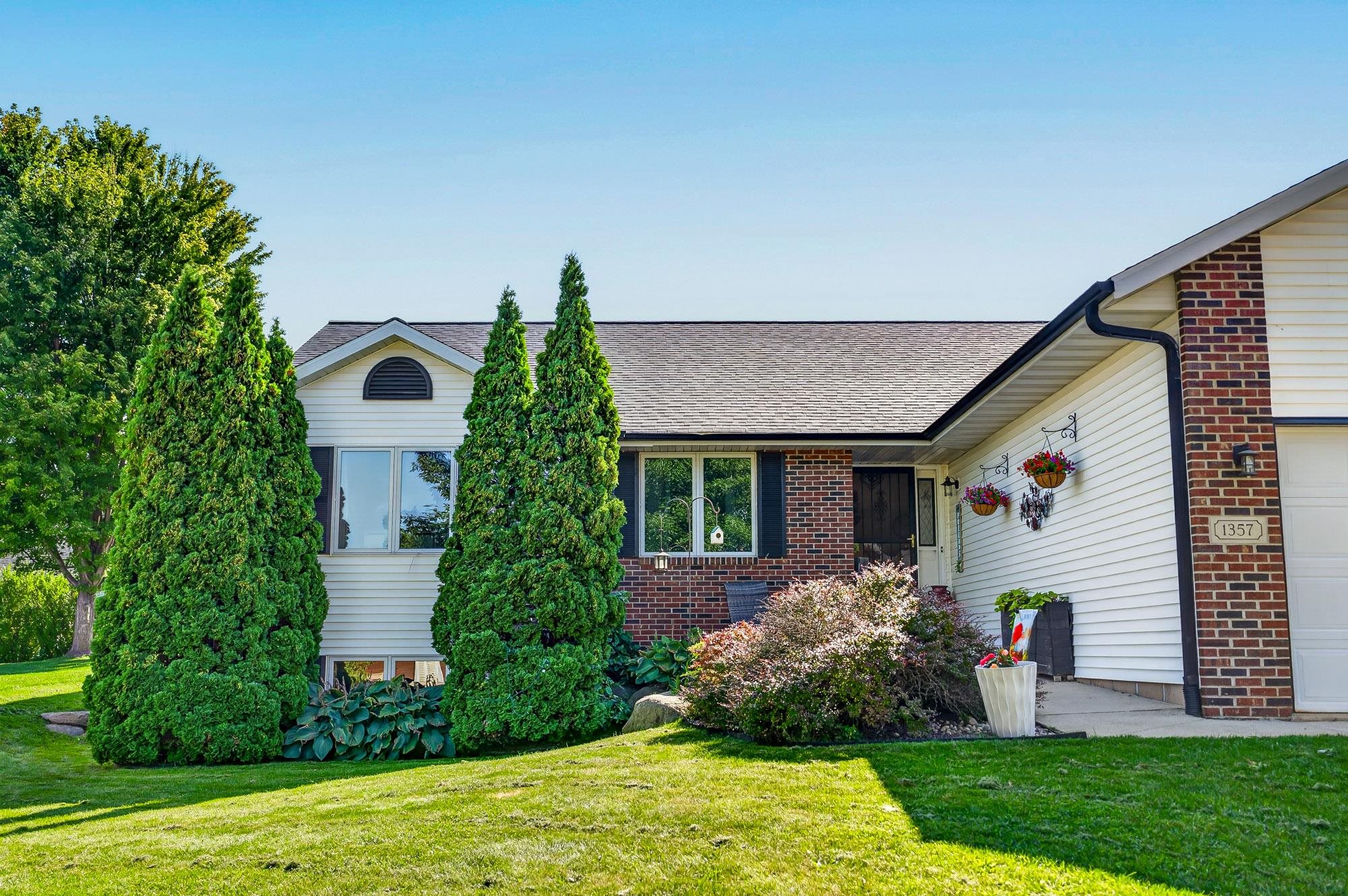 1357 Overlook Pass