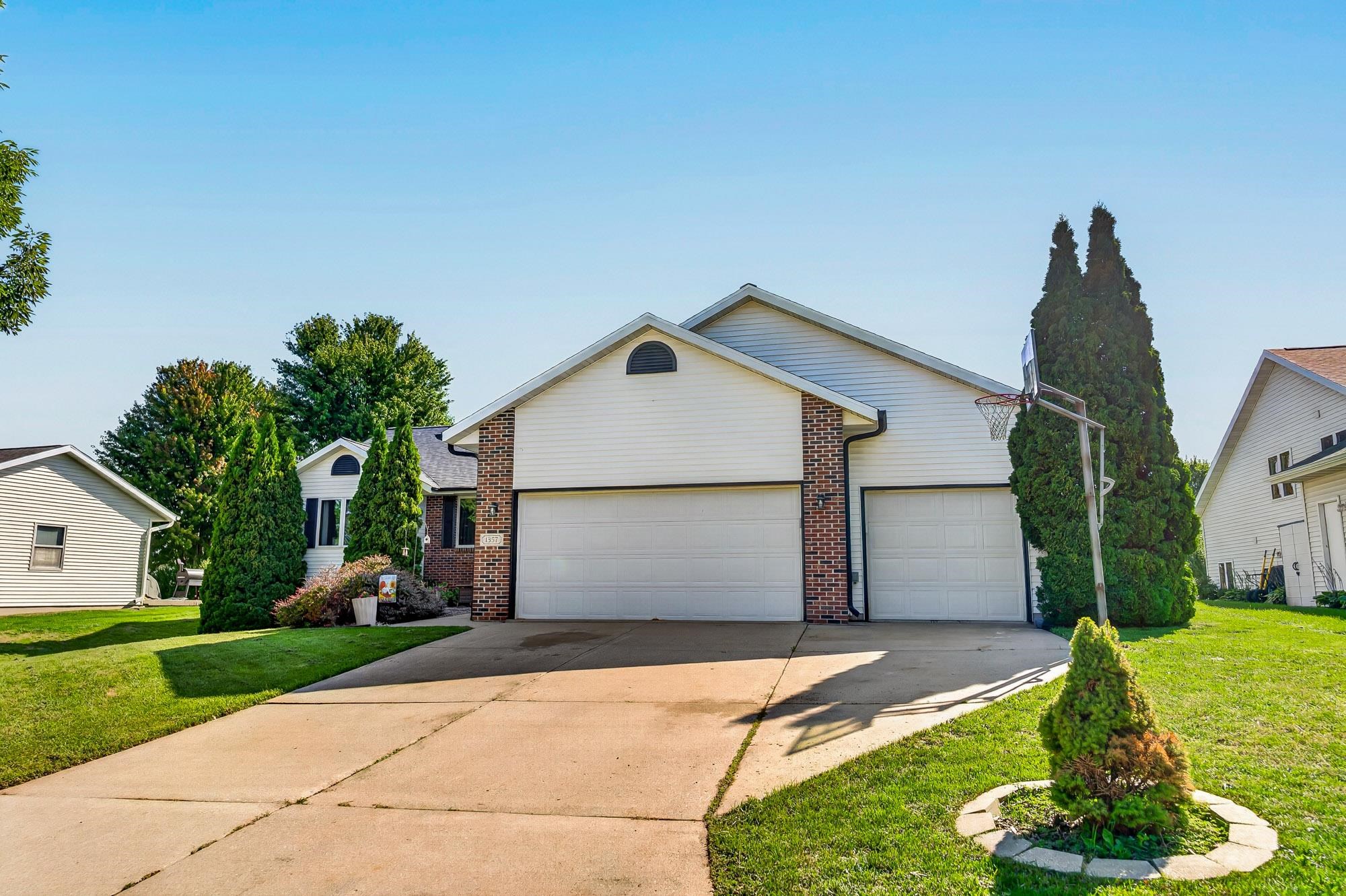 1357 Overlook Pass
