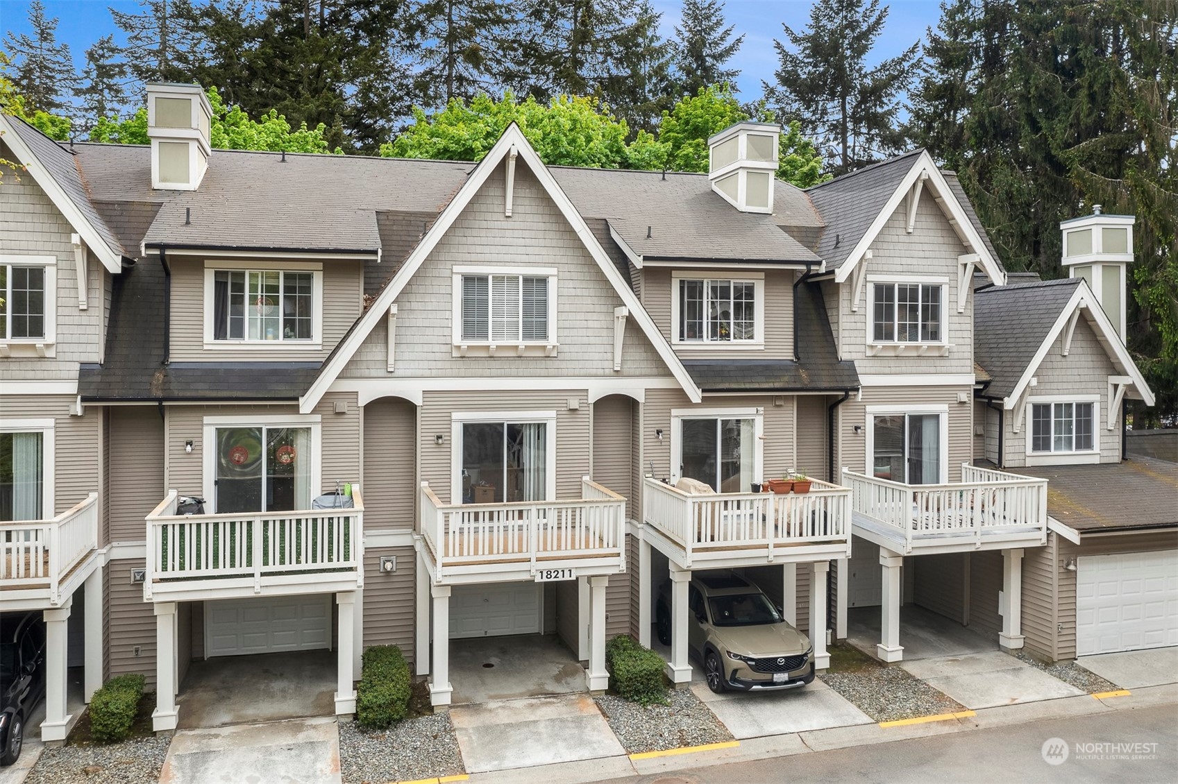 18211 NE 95th Way Unit: 105