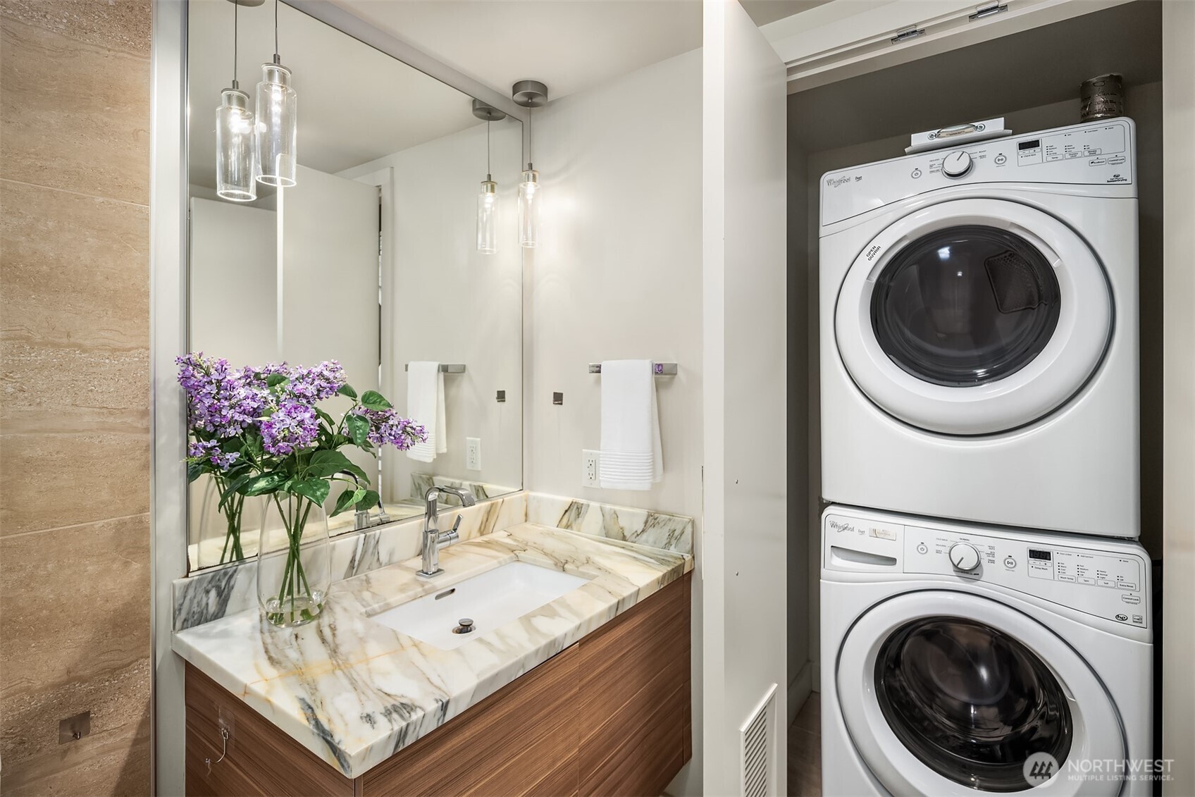 588 Bell Street Unit: 703S