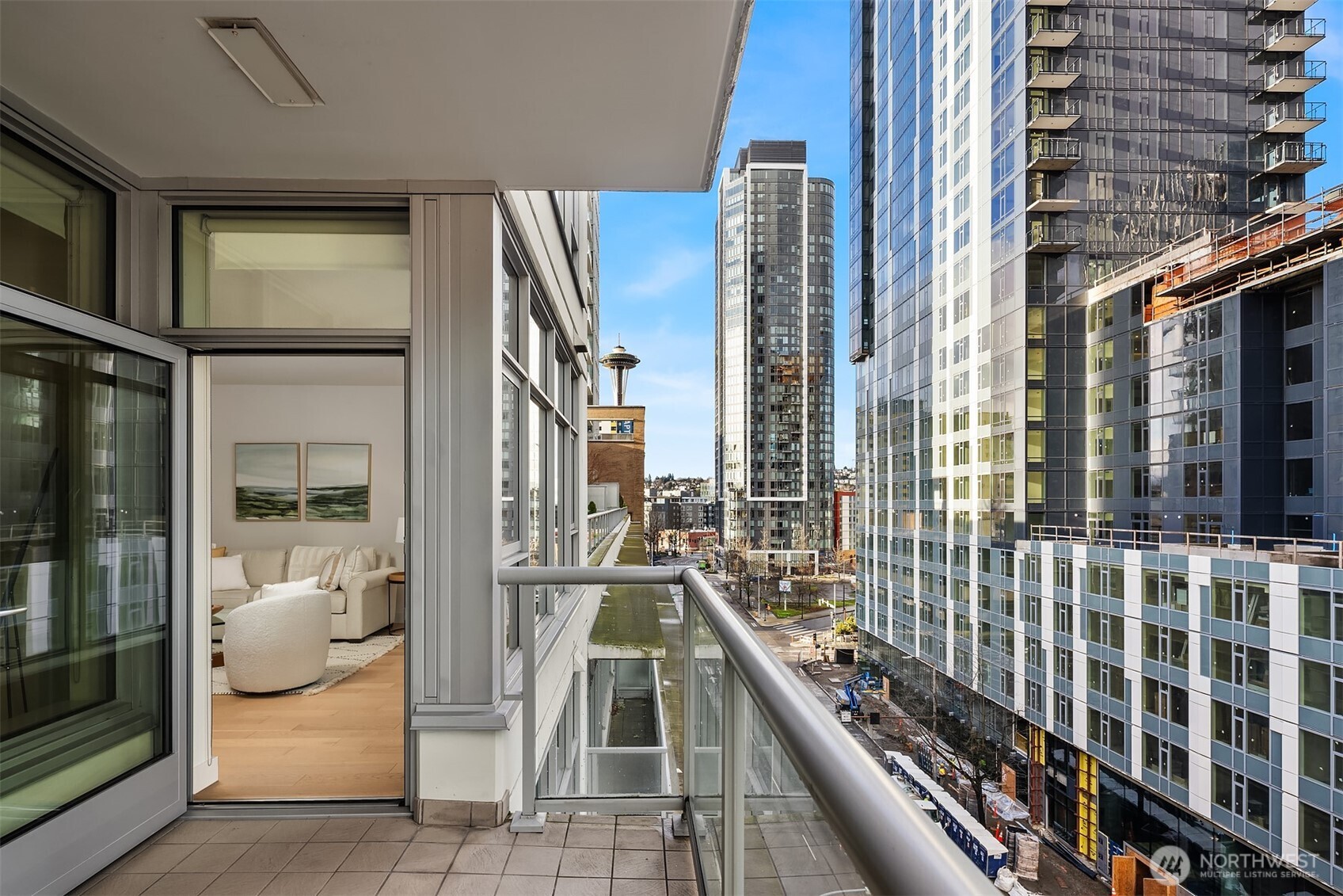 588 Bell Street Unit: 703S