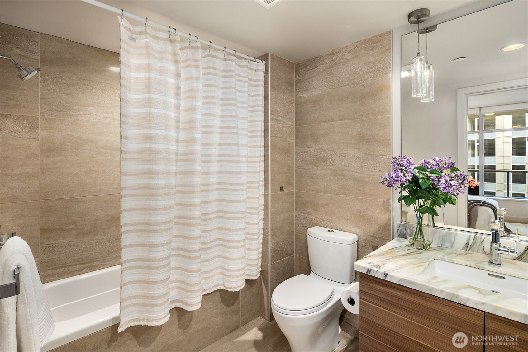 588 Bell Street Unit: 703S