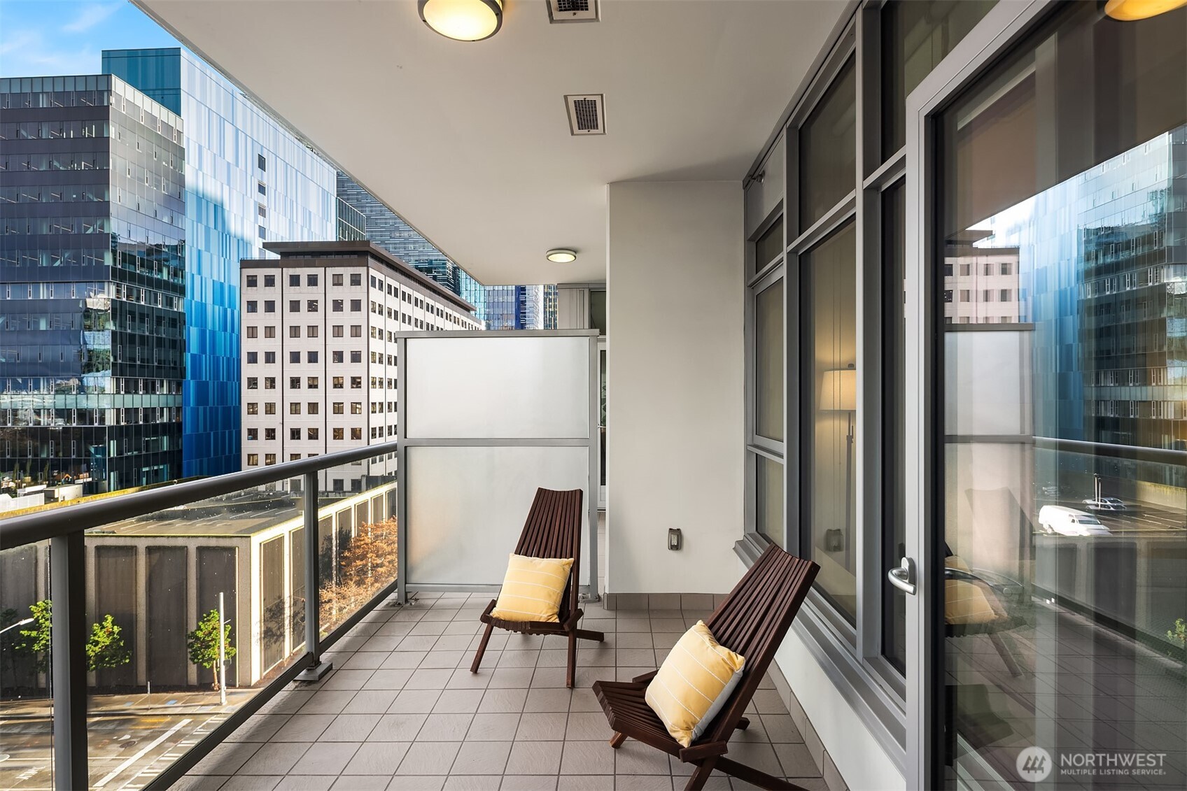 588 Bell Street Unit: 703S