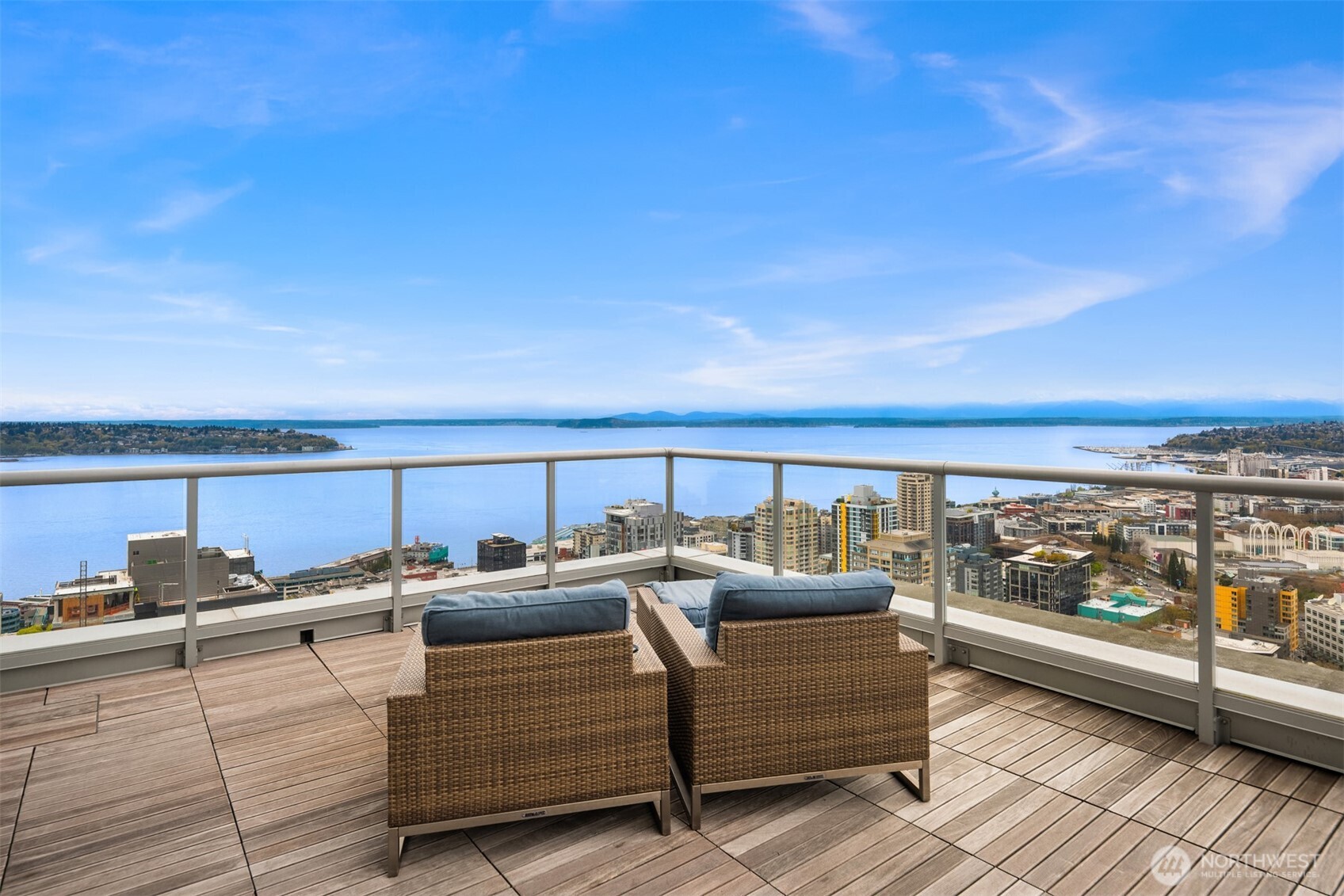 588 Bell Street Unit: 703S