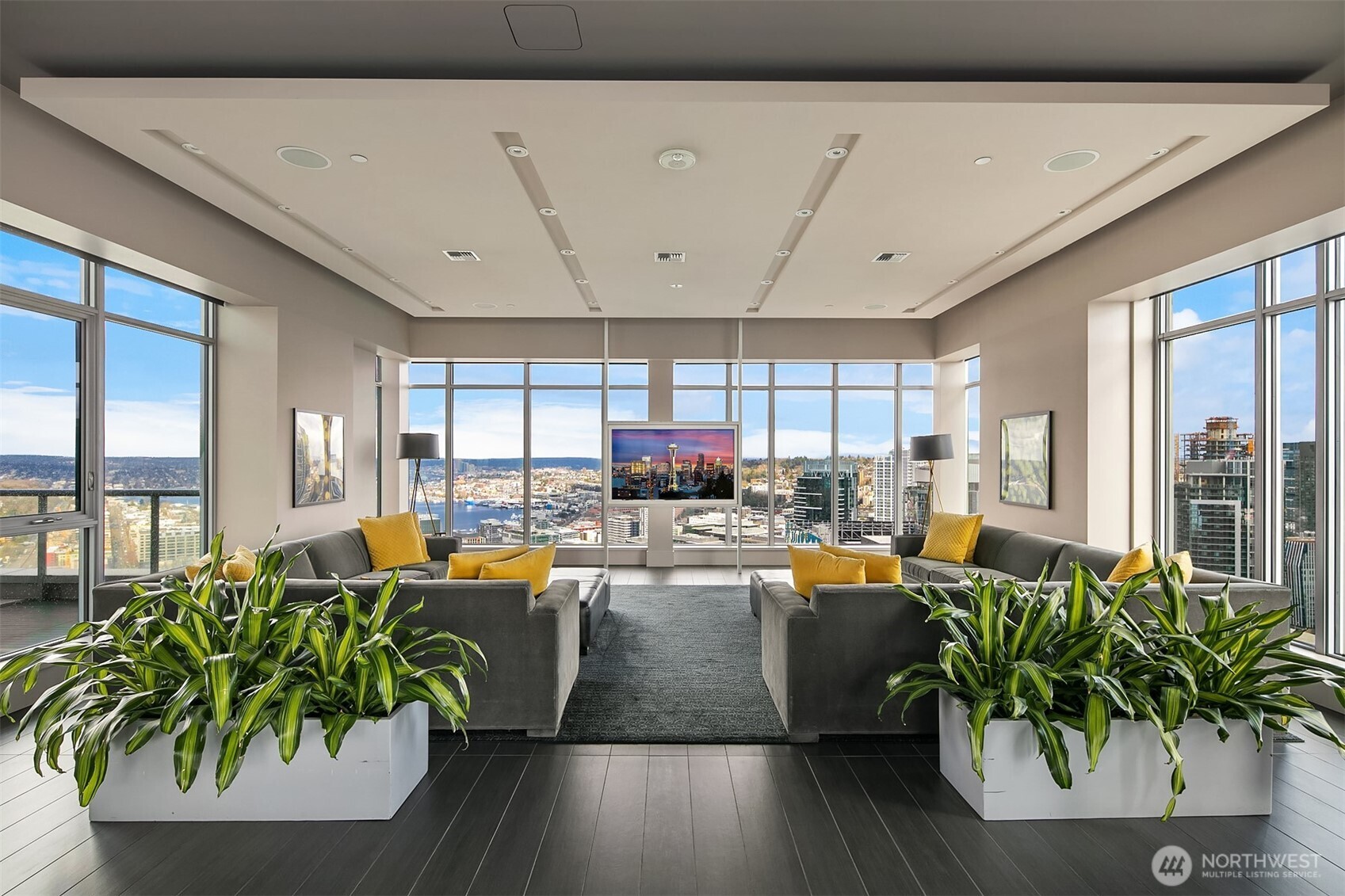 588 Bell Street Unit: 703S