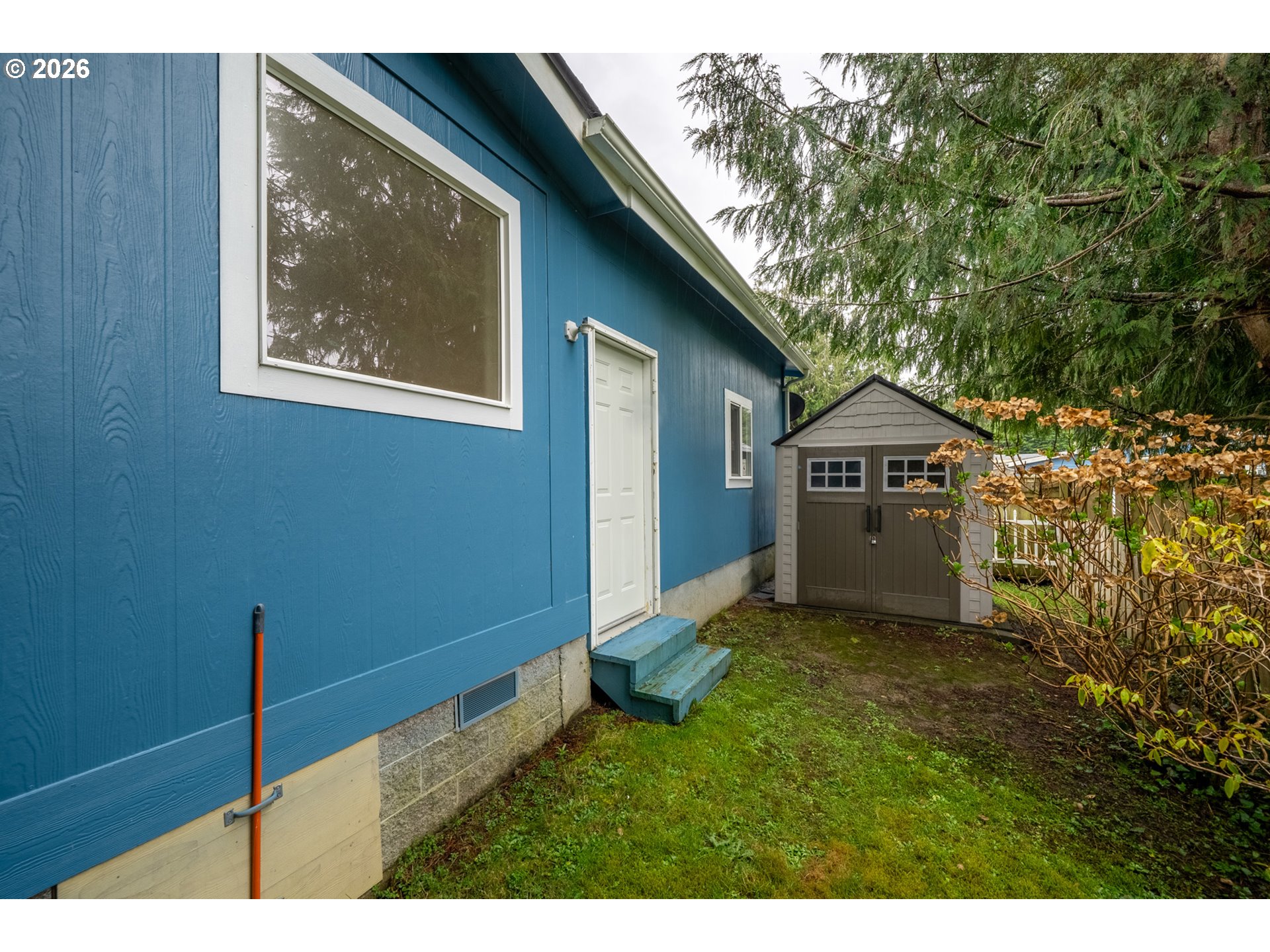 370 SE ANCHOR AVE