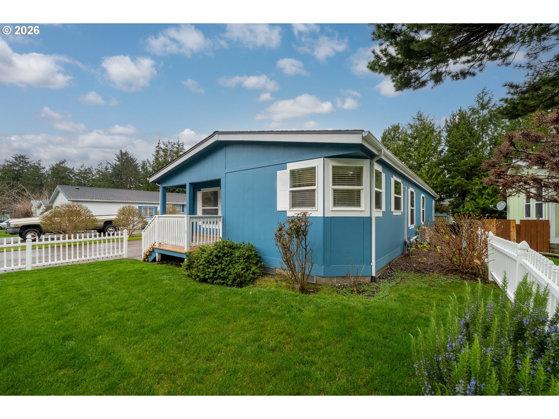 370 SE ANCHOR AVE