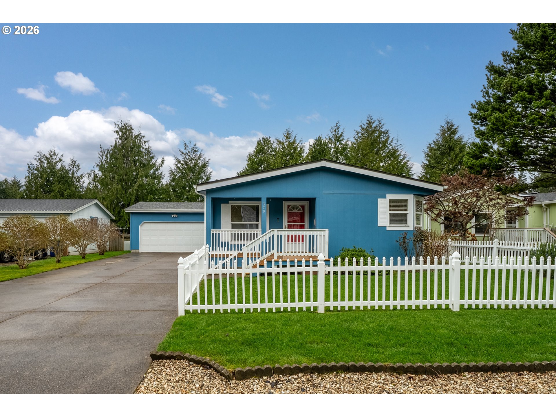 370 SE ANCHOR AVE