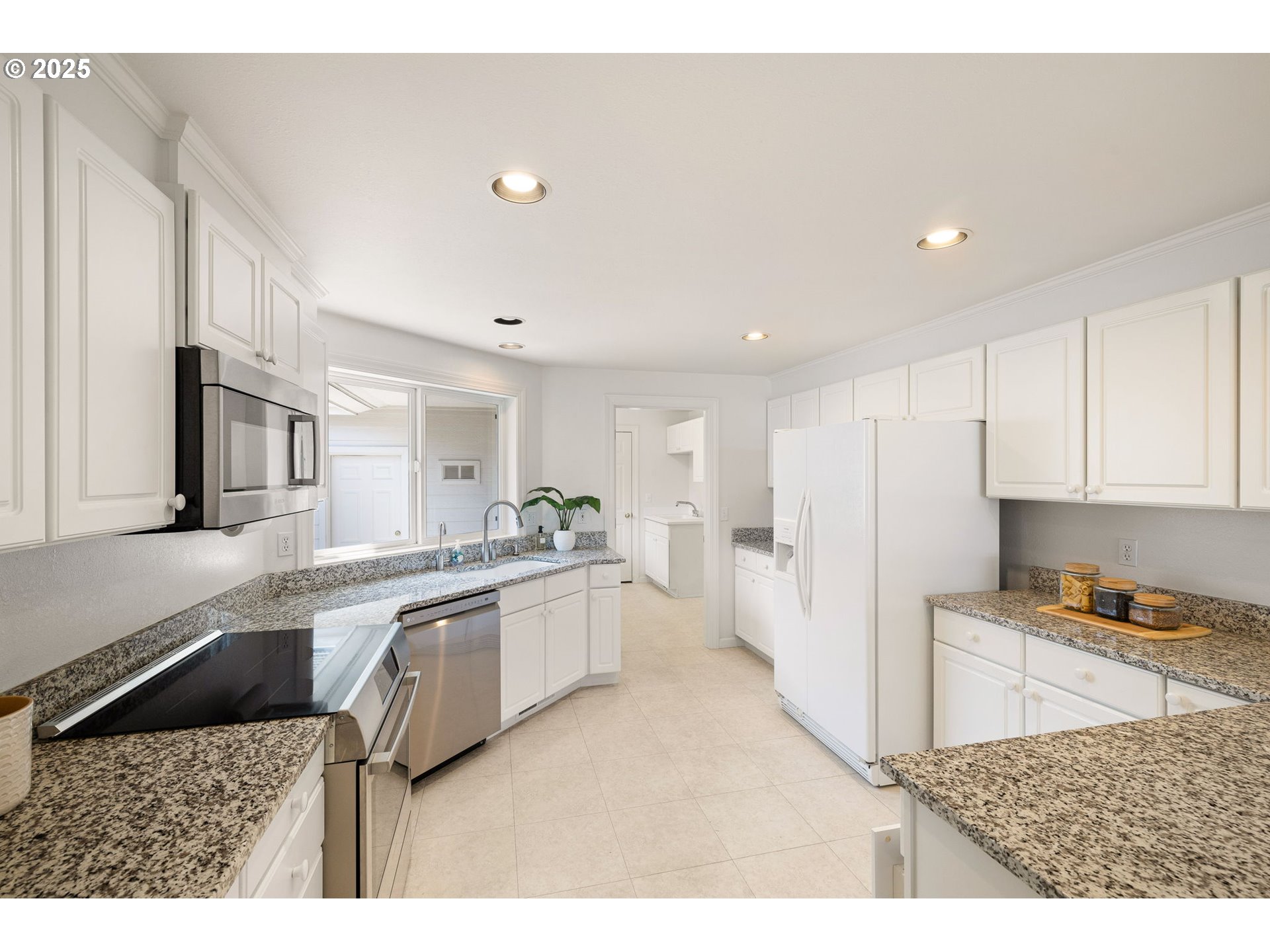 280 MAGNOLIA DR