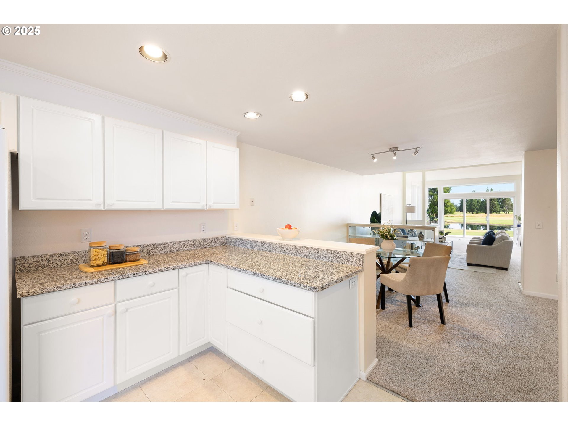 280 MAGNOLIA DR