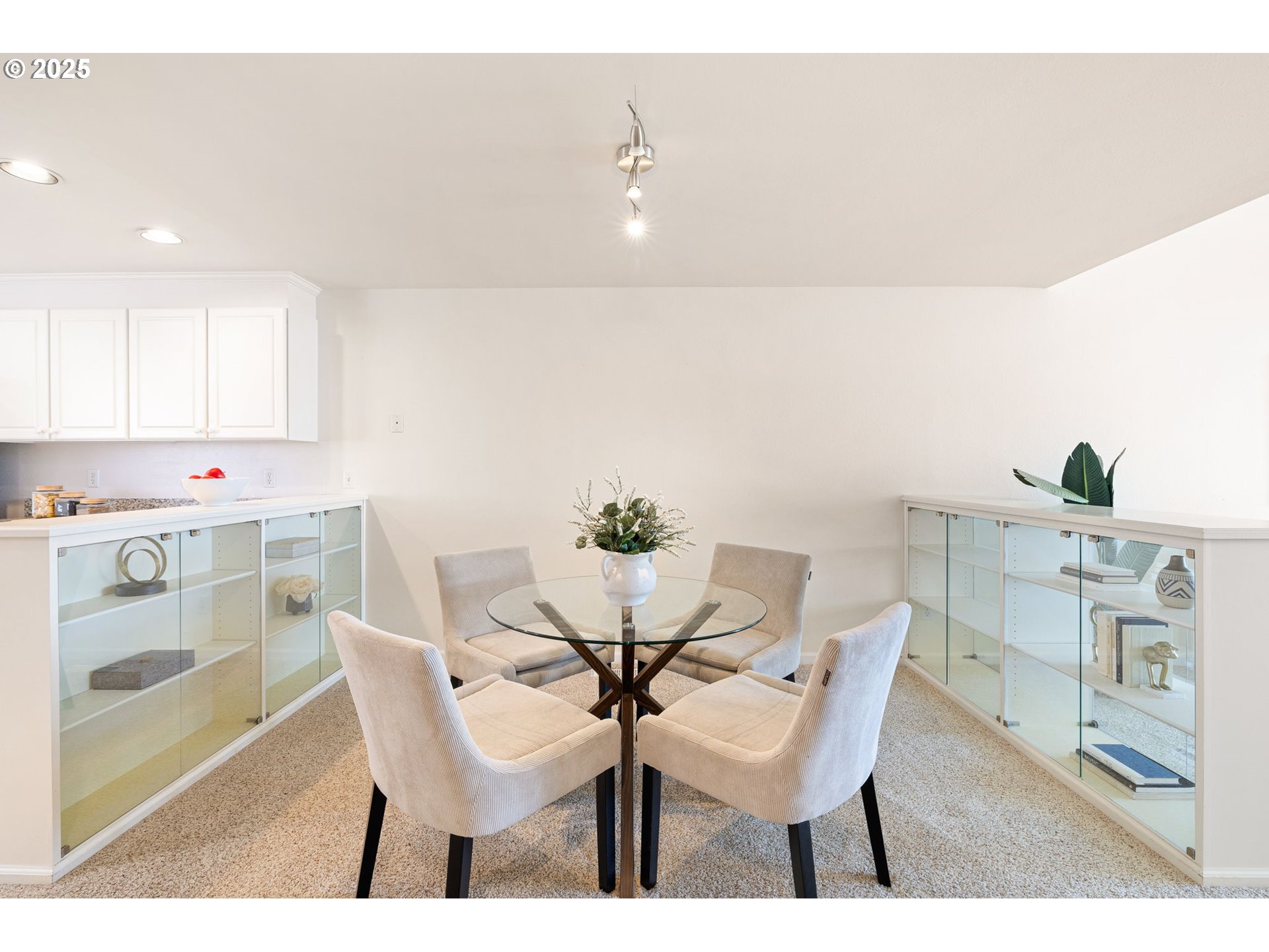 280 MAGNOLIA DR