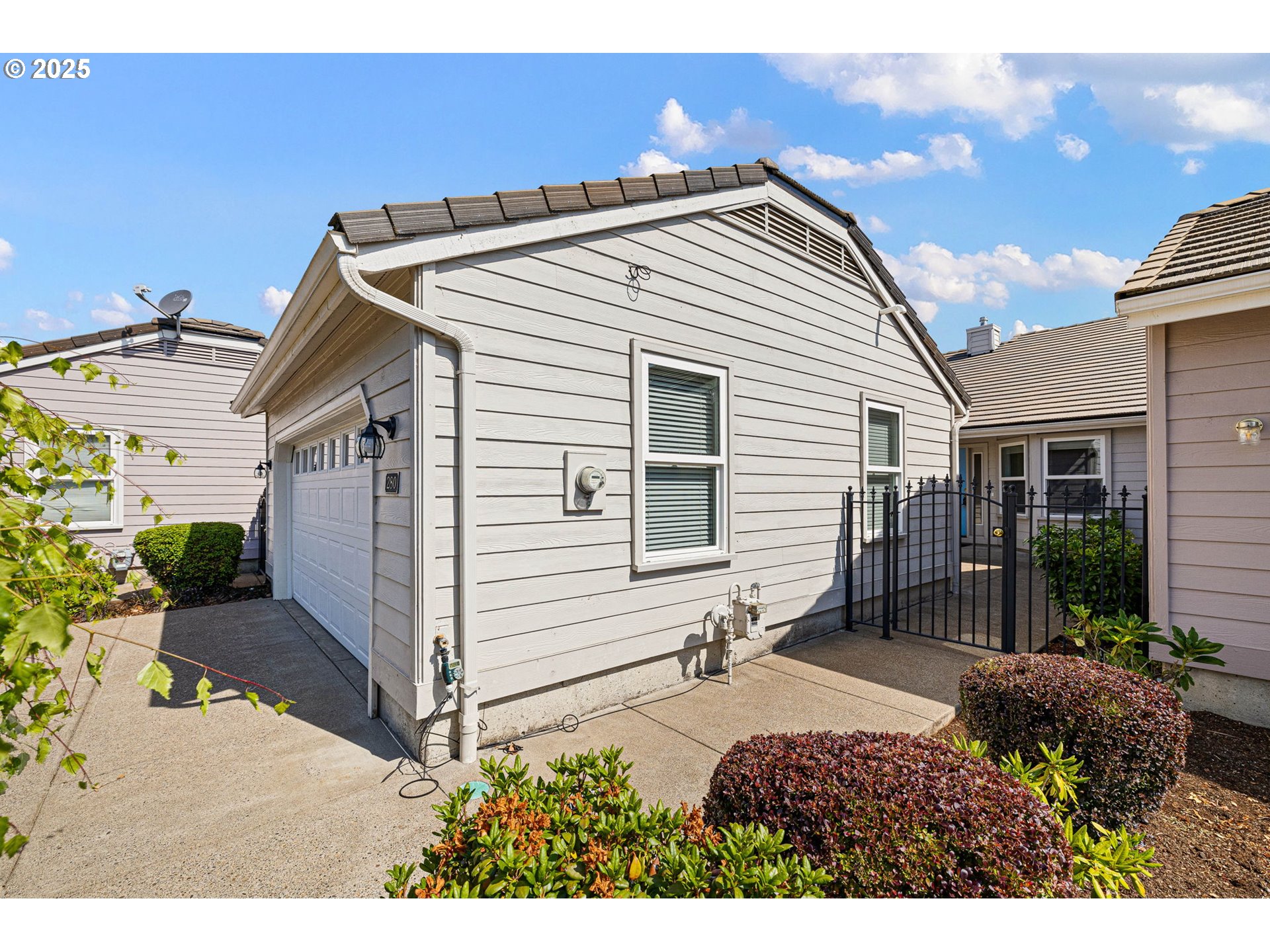 280 MAGNOLIA DR