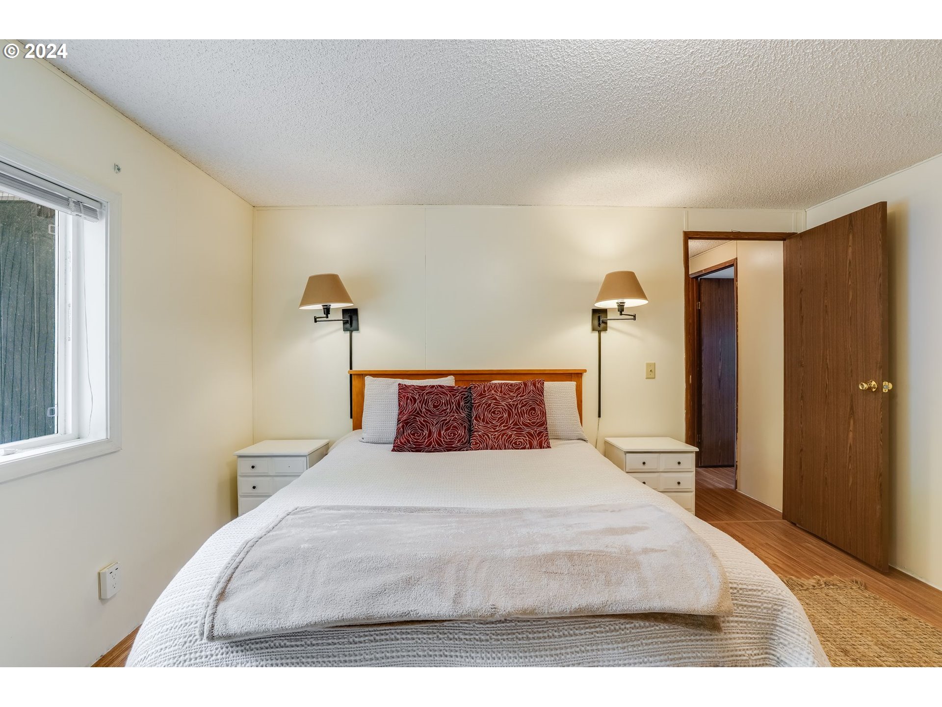 1056 CHARLOTTE CT
