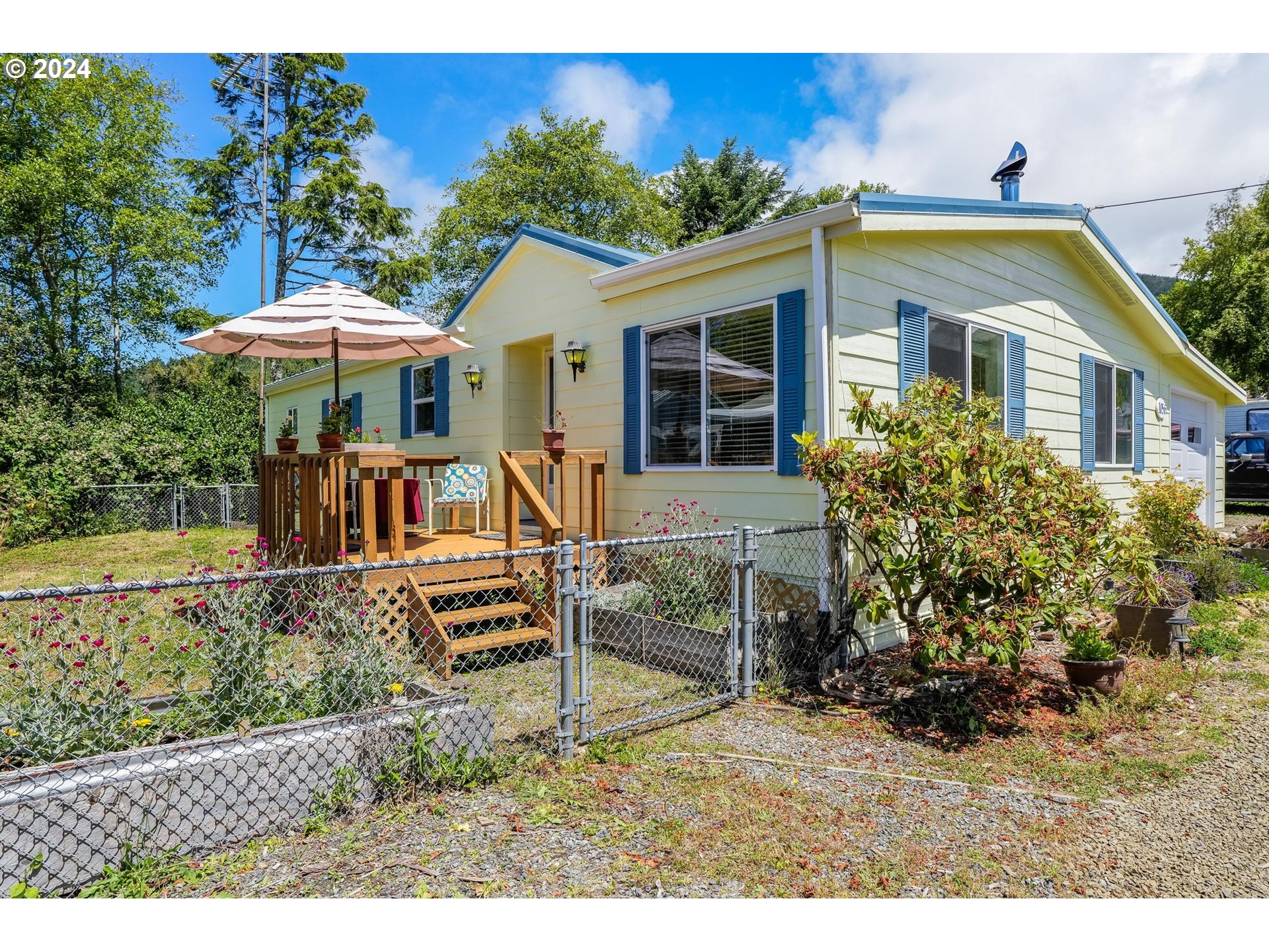 1056 CHARLOTTE CT