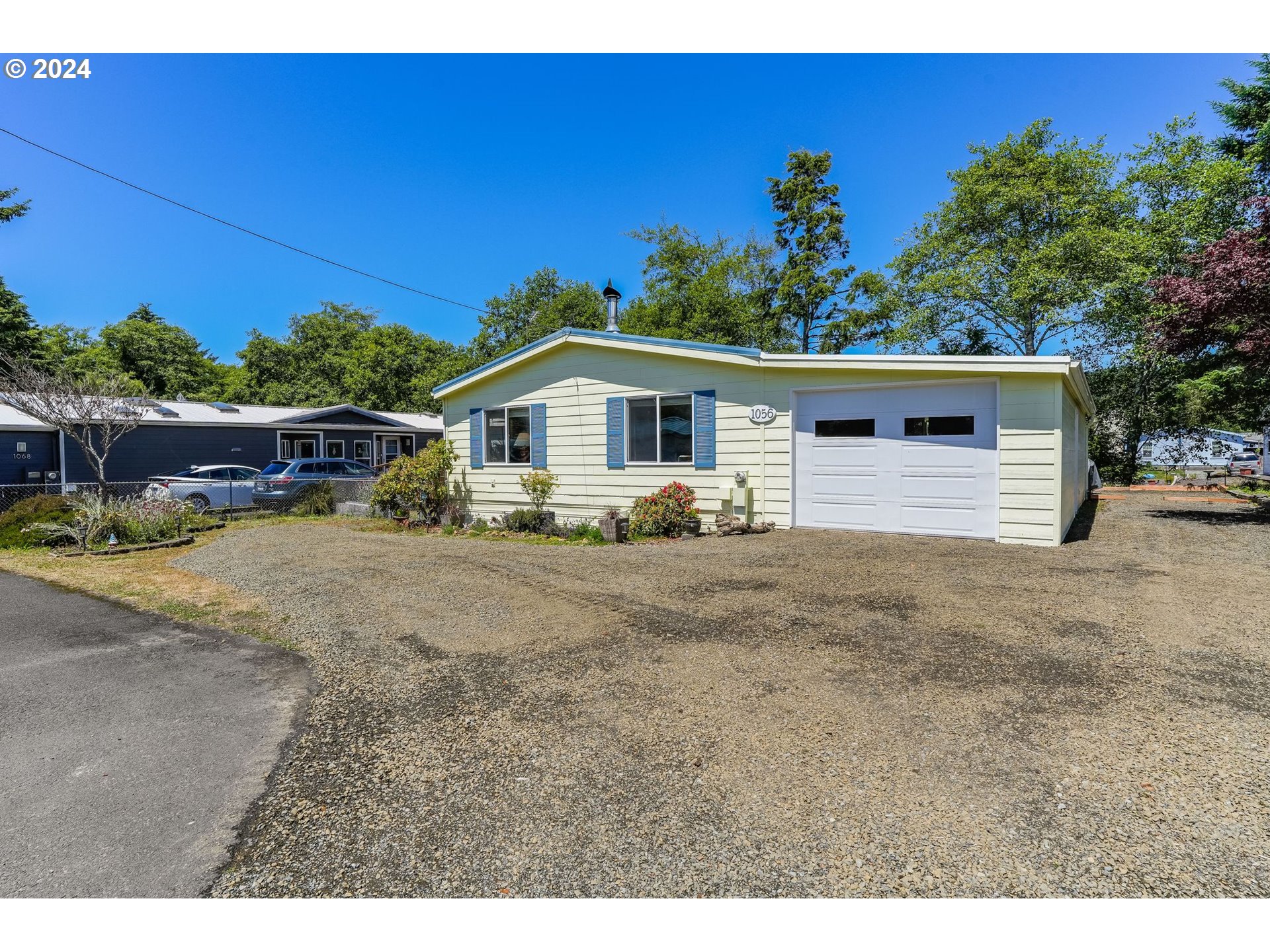 1056 CHARLOTTE CT