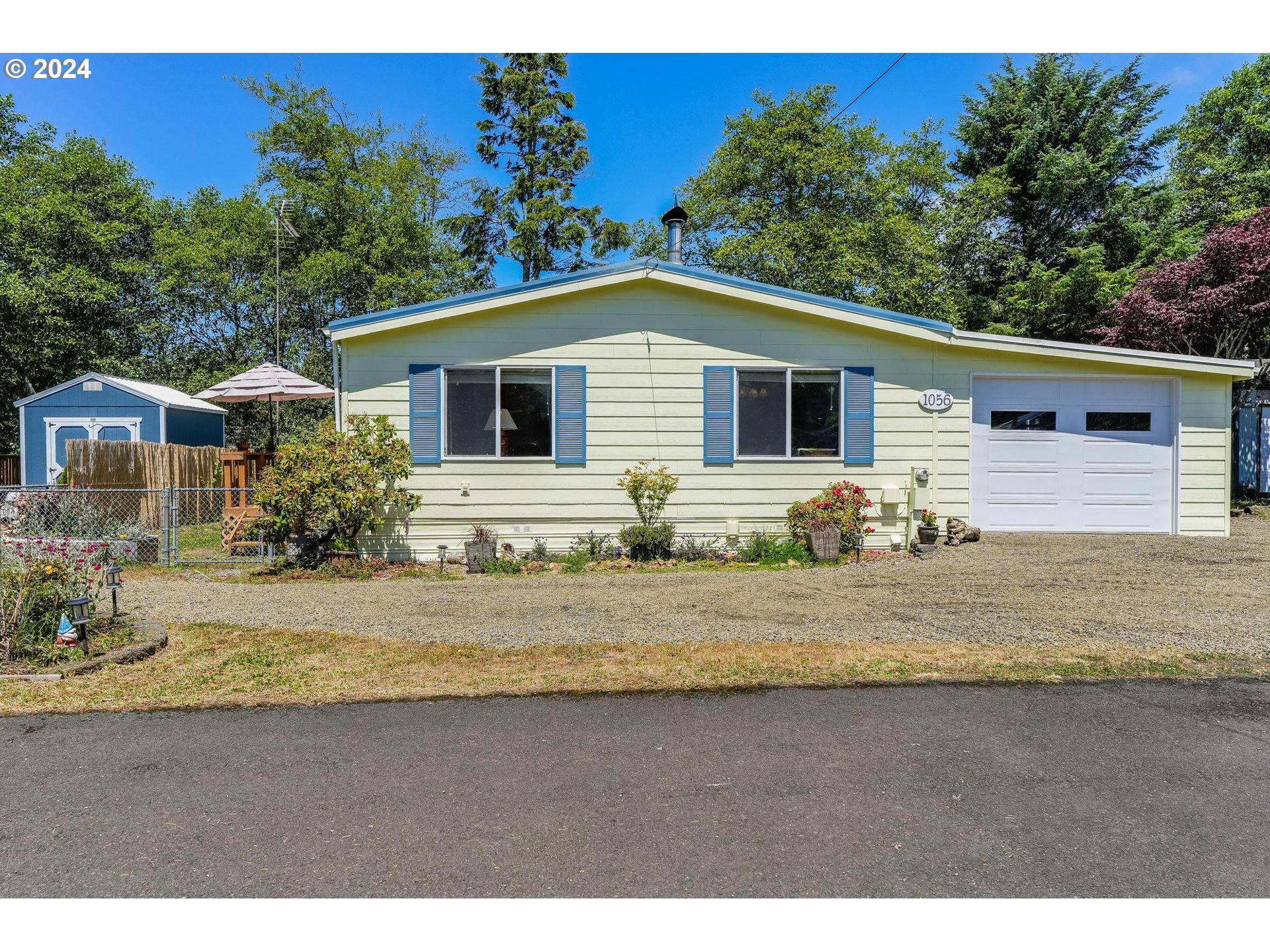 1056 CHARLOTTE CT