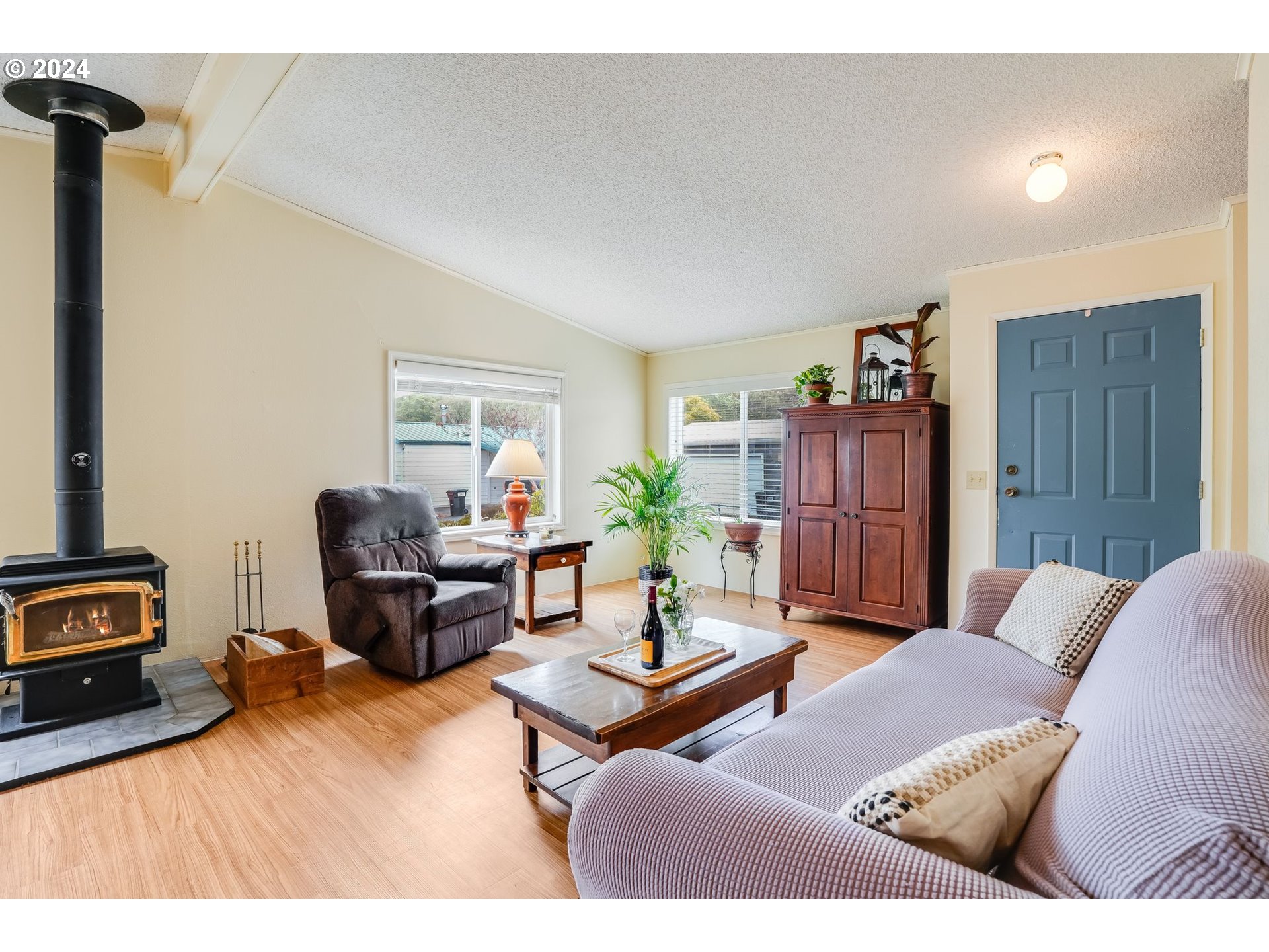 1056 CHARLOTTE CT