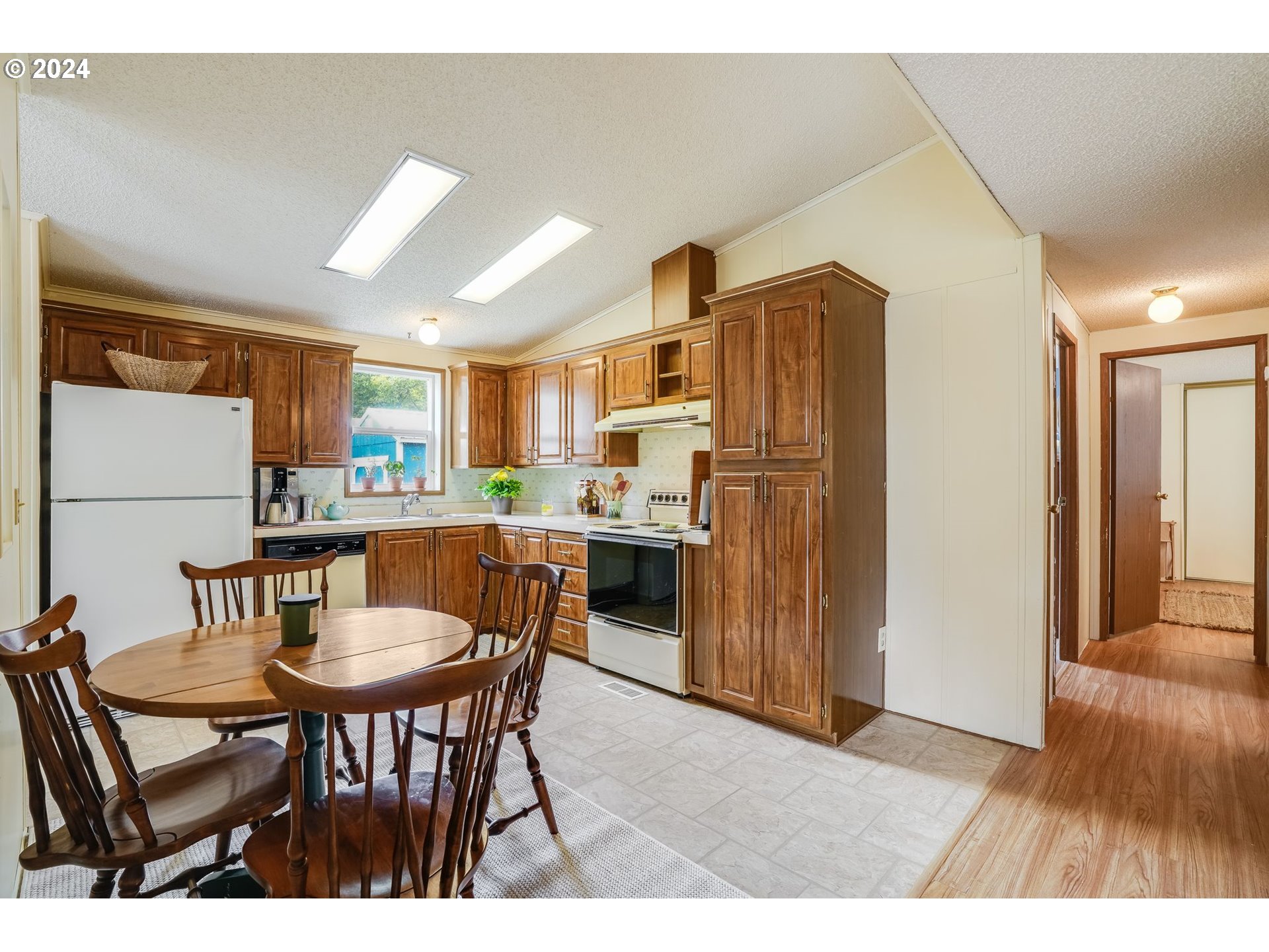 1056 CHARLOTTE CT