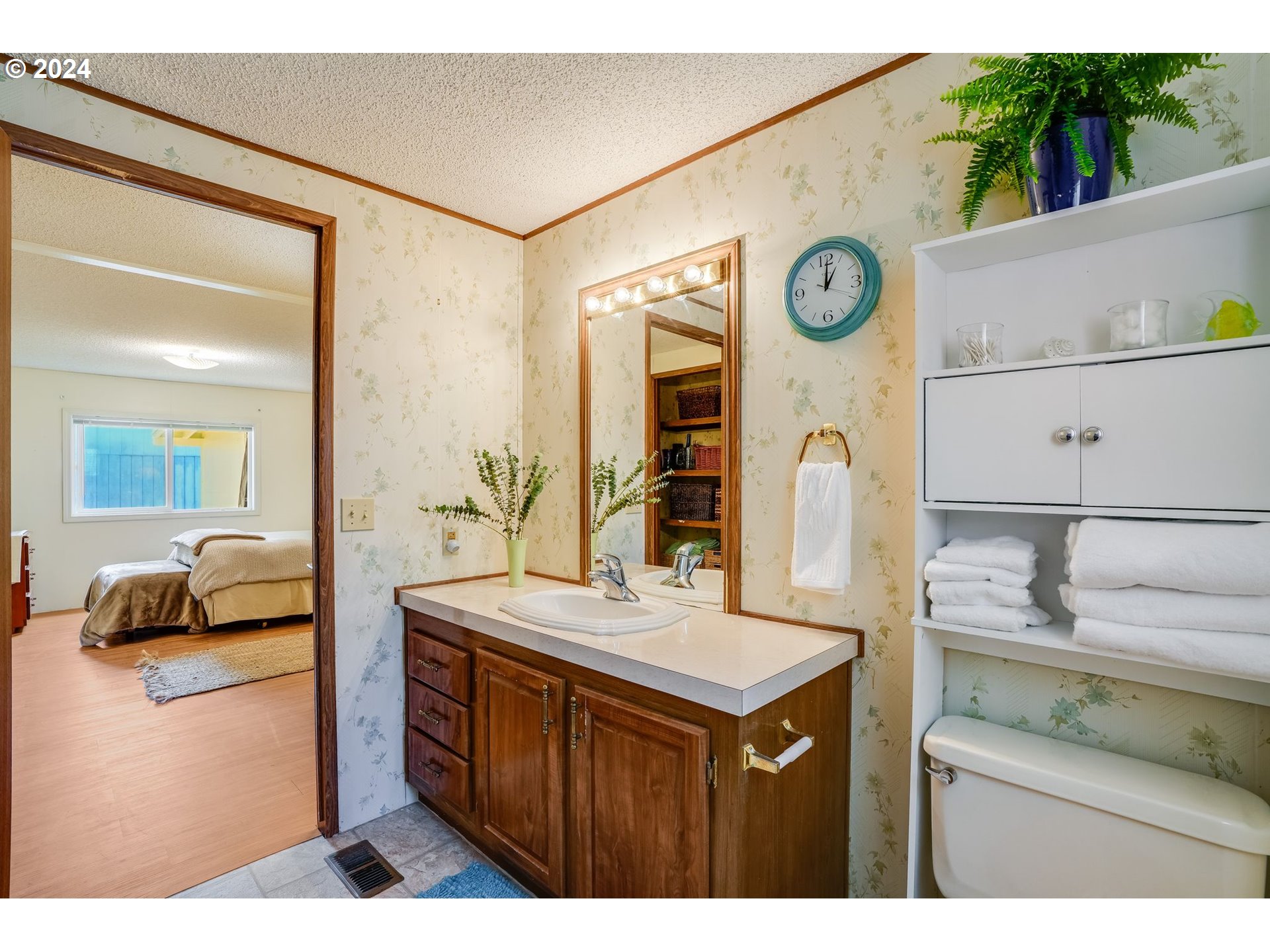 1056 CHARLOTTE CT