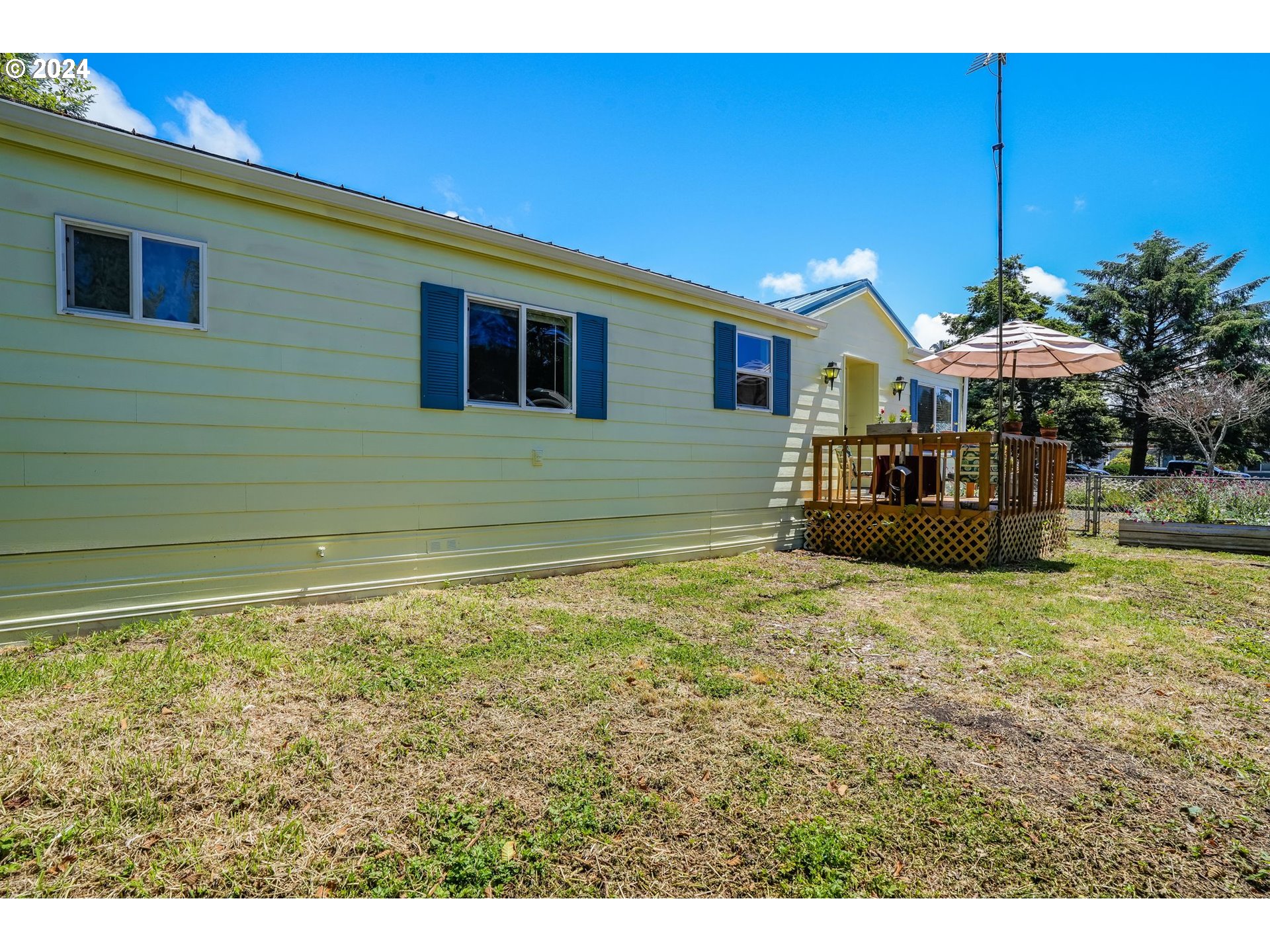 1056 CHARLOTTE CT