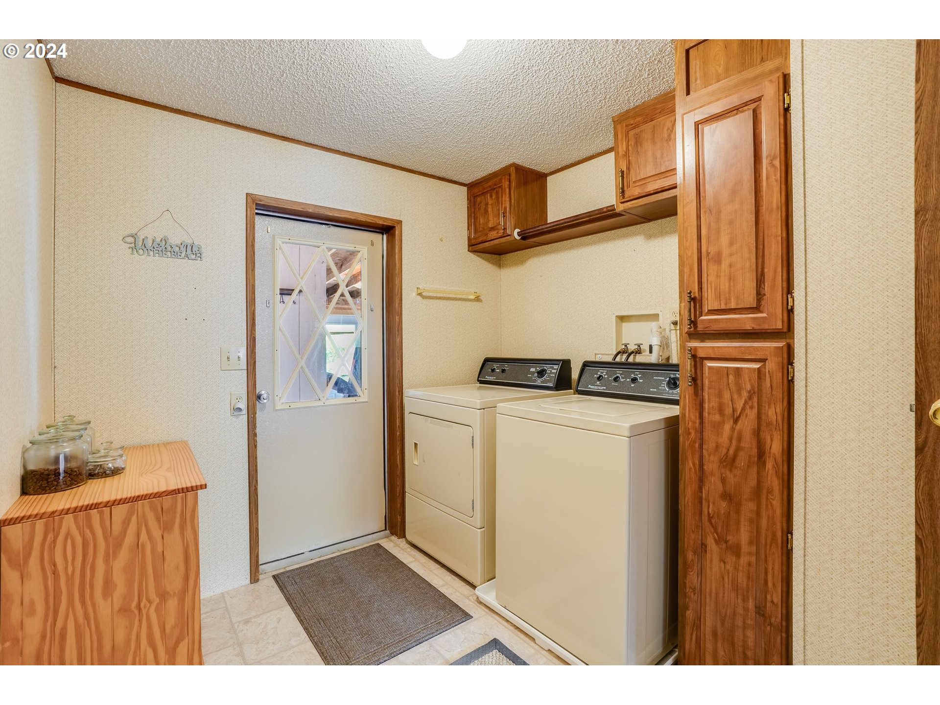 1056 CHARLOTTE CT