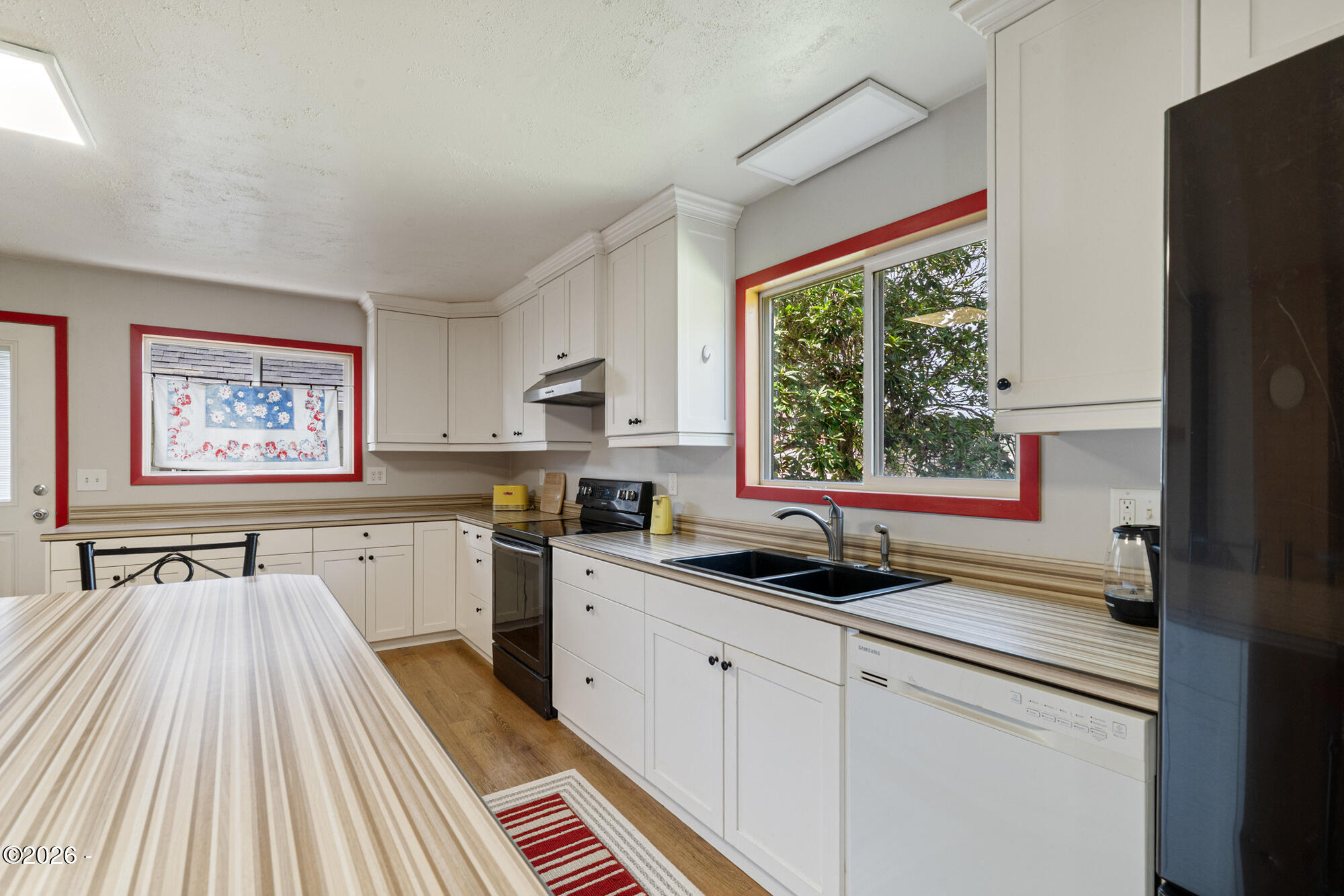 160 NE 20th Avenue