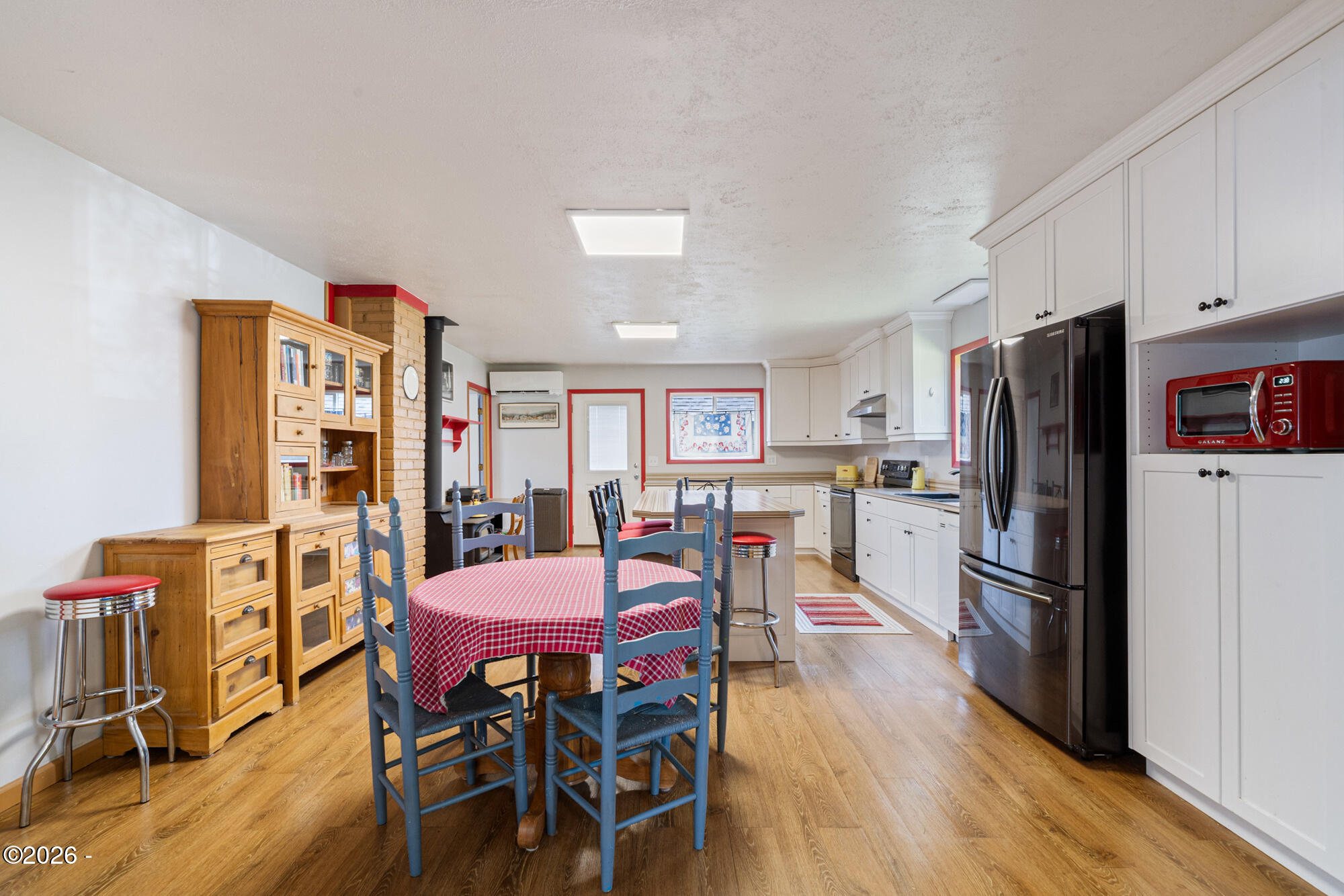 160 NE 20th Avenue