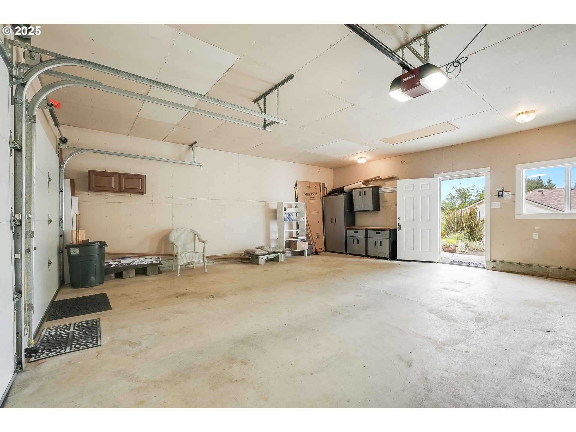 1309 NEHALEM AVE