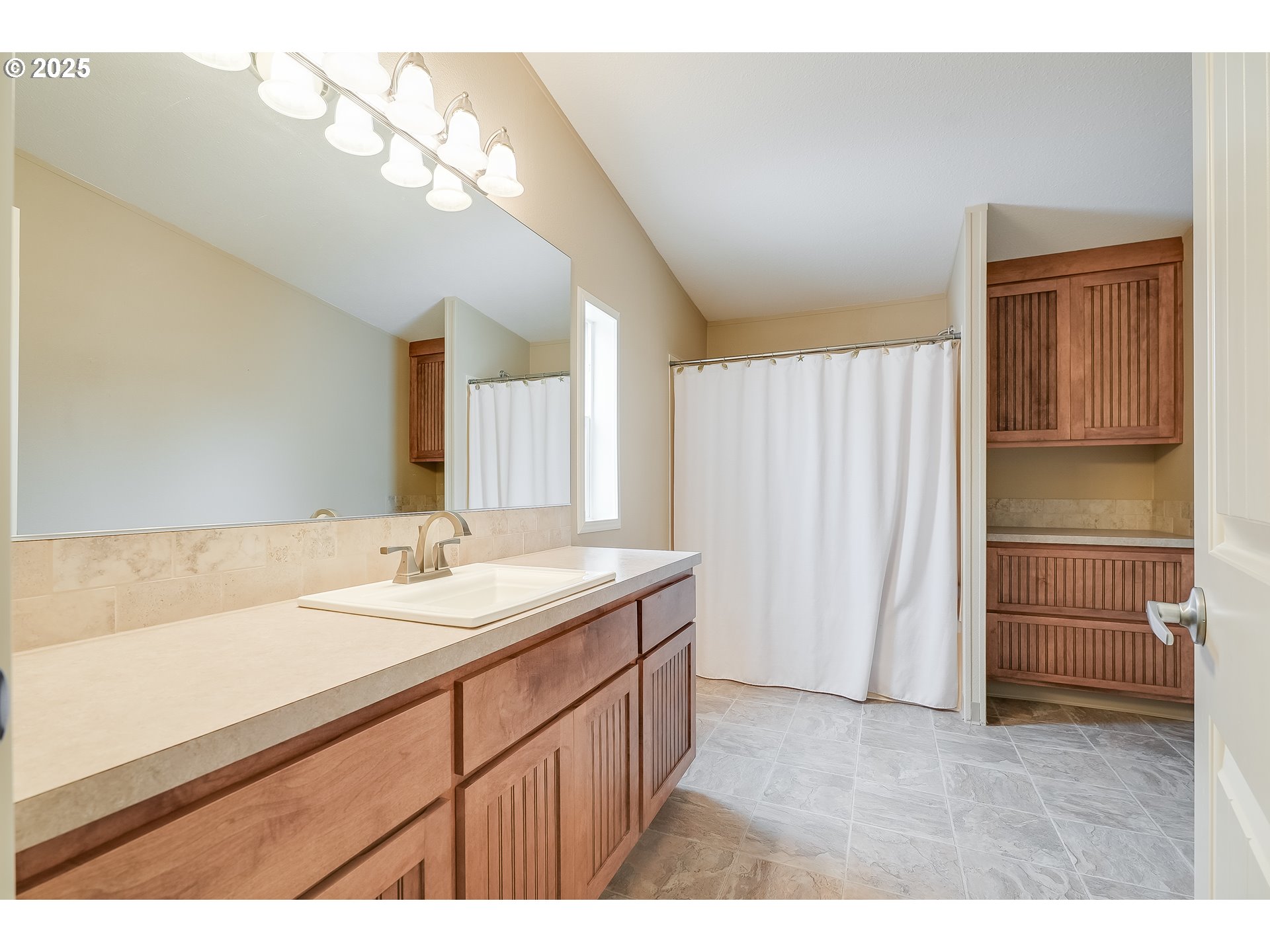 1309 NEHALEM AVE
