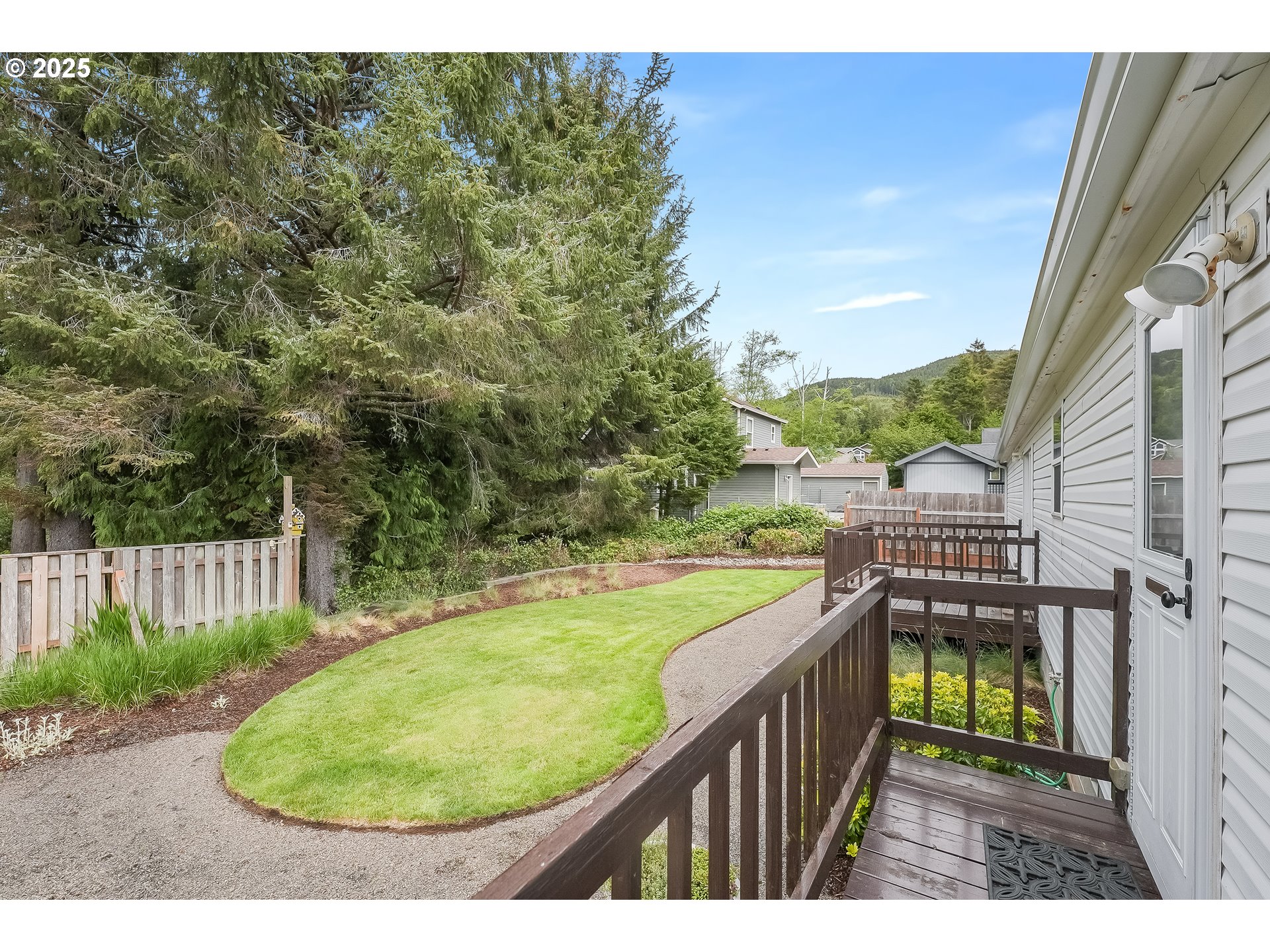 1309 NEHALEM AVE