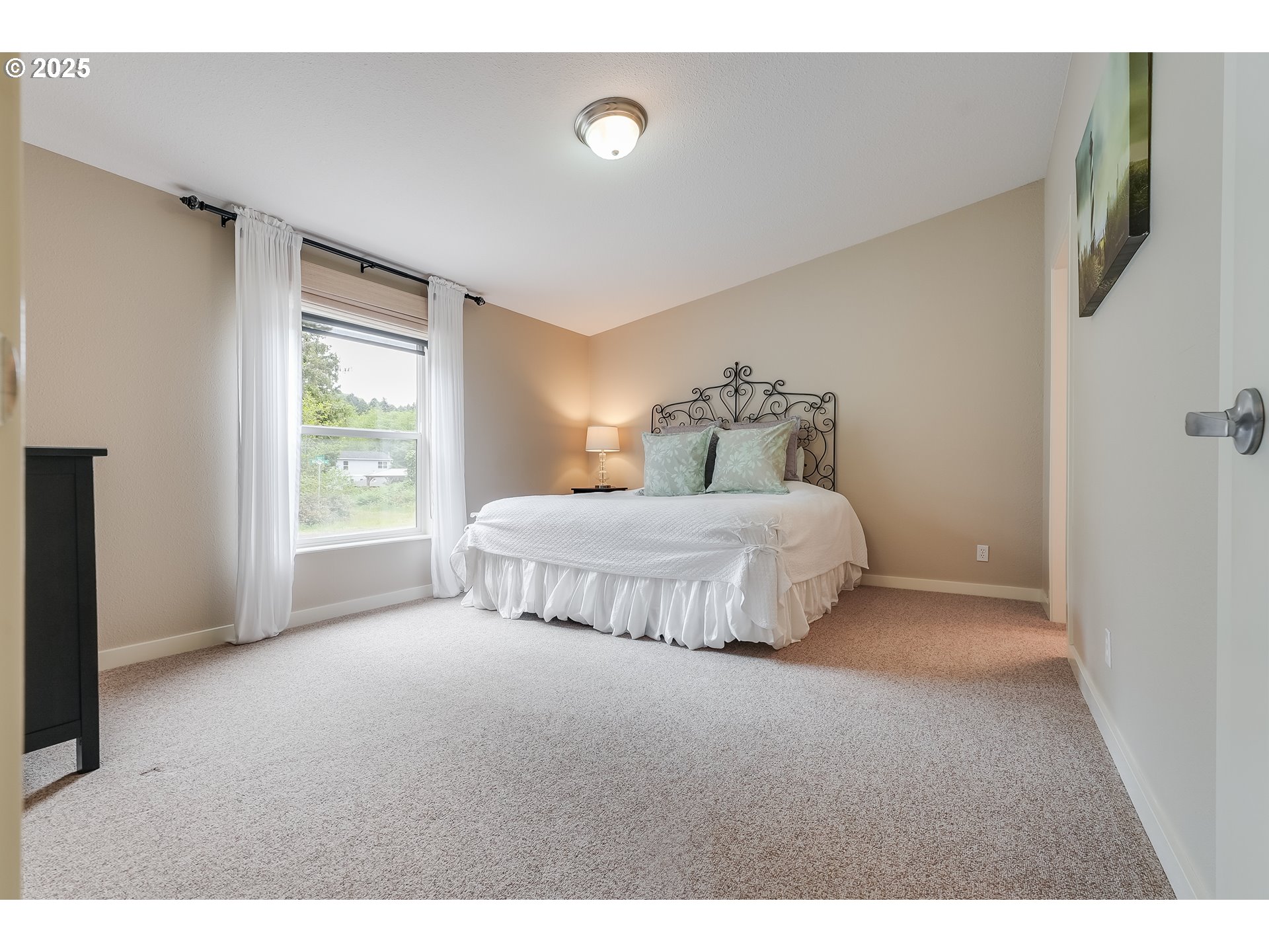 1309 NEHALEM AVE
