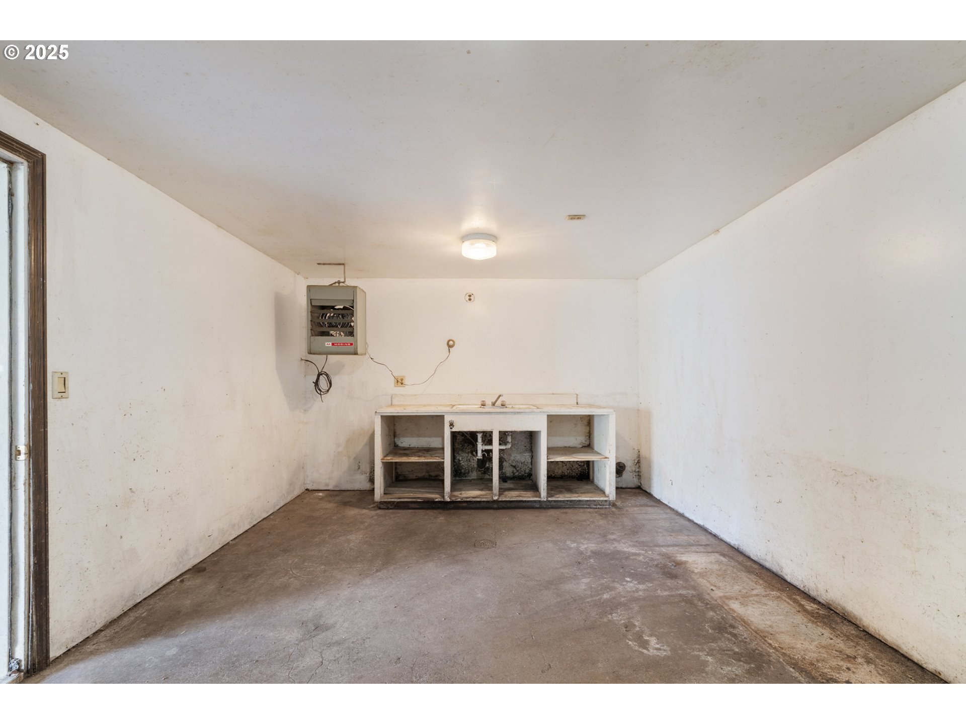 402 BIRCH AVE