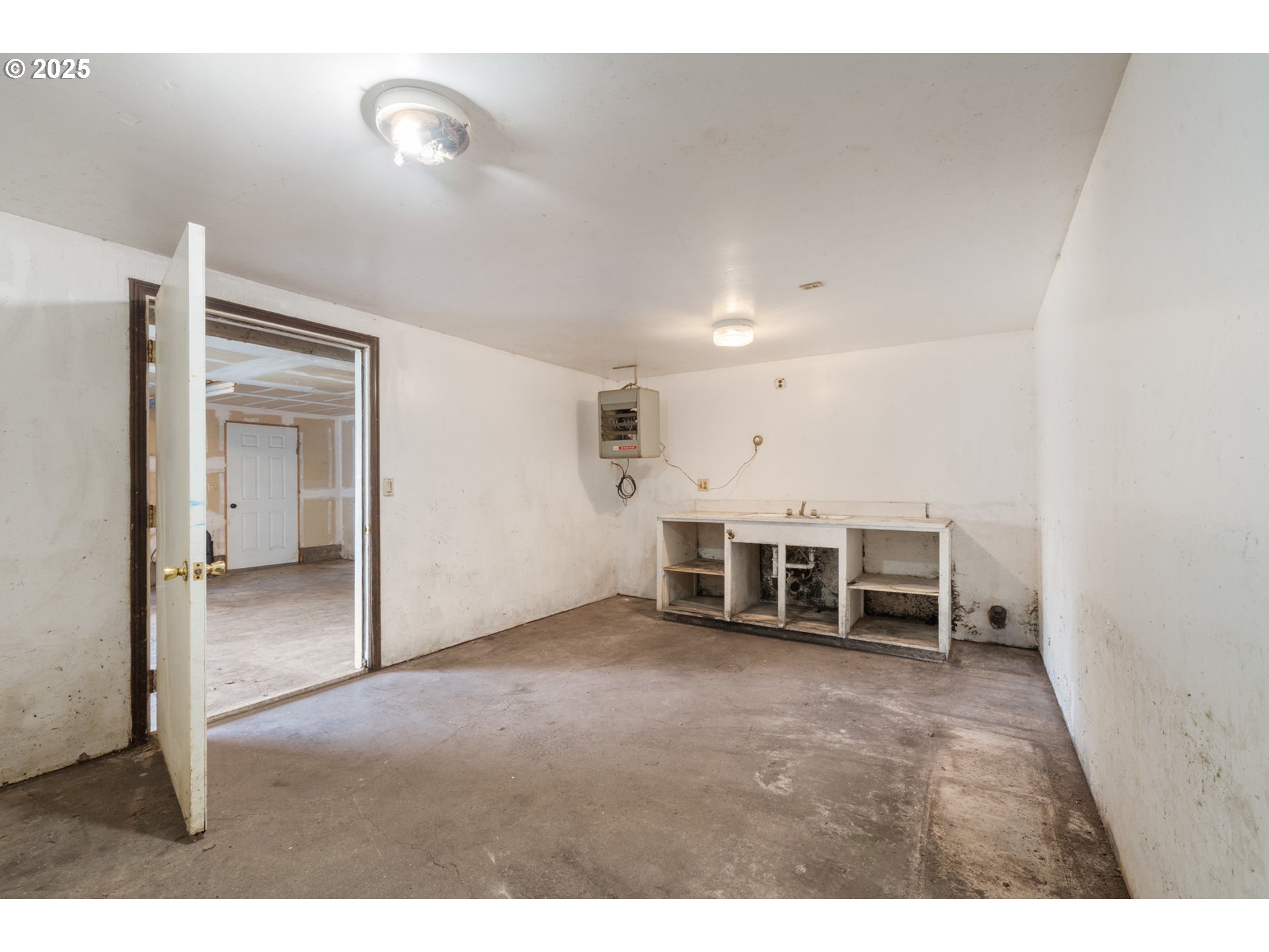 402 BIRCH AVE