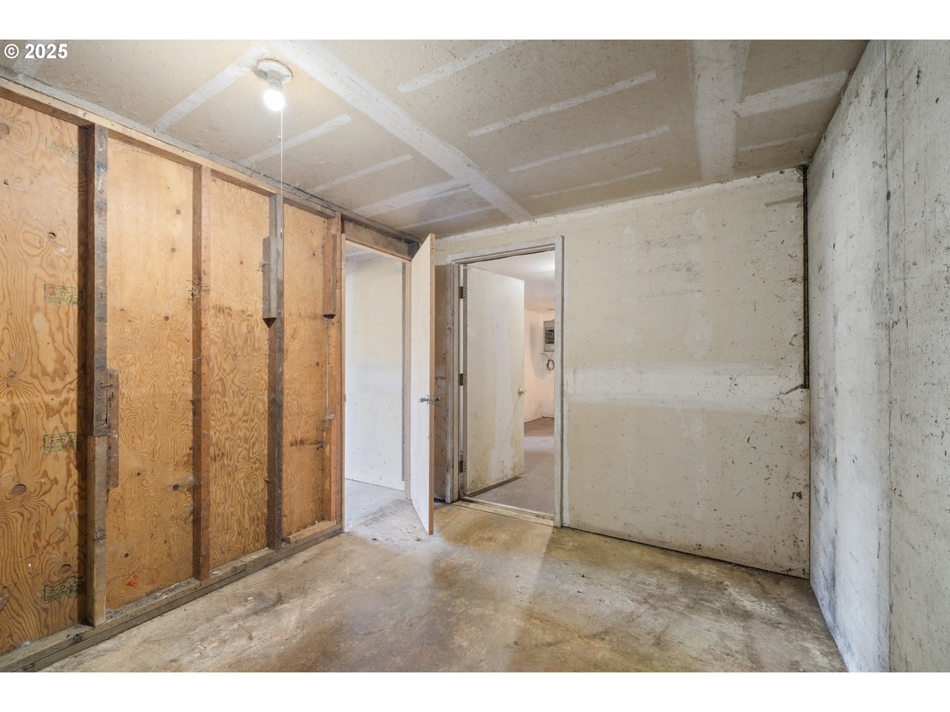 402 BIRCH AVE