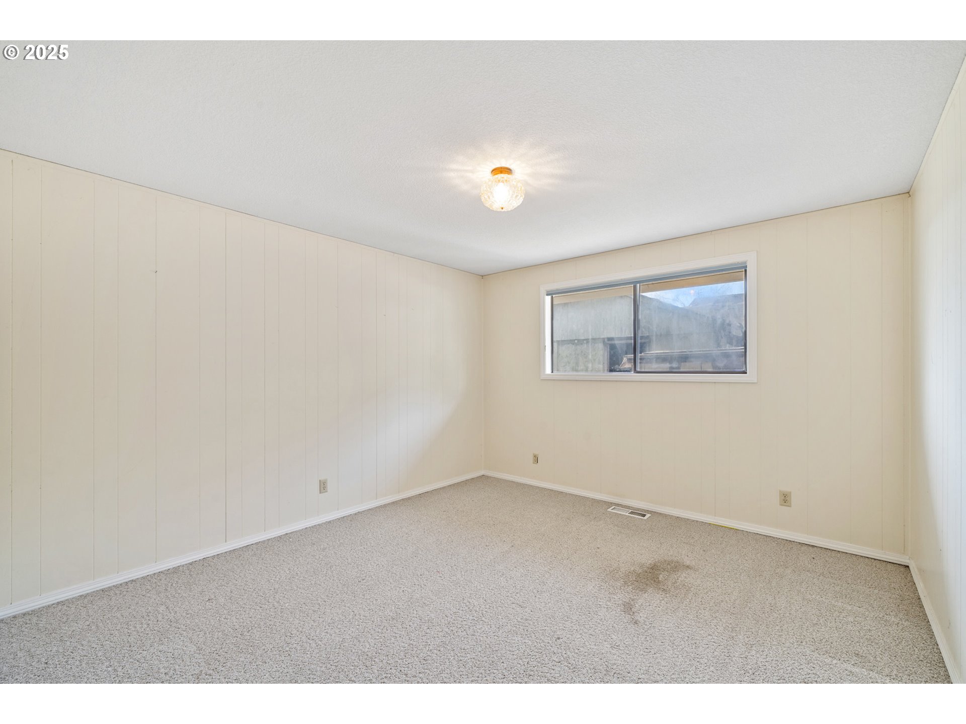 402 BIRCH AVE