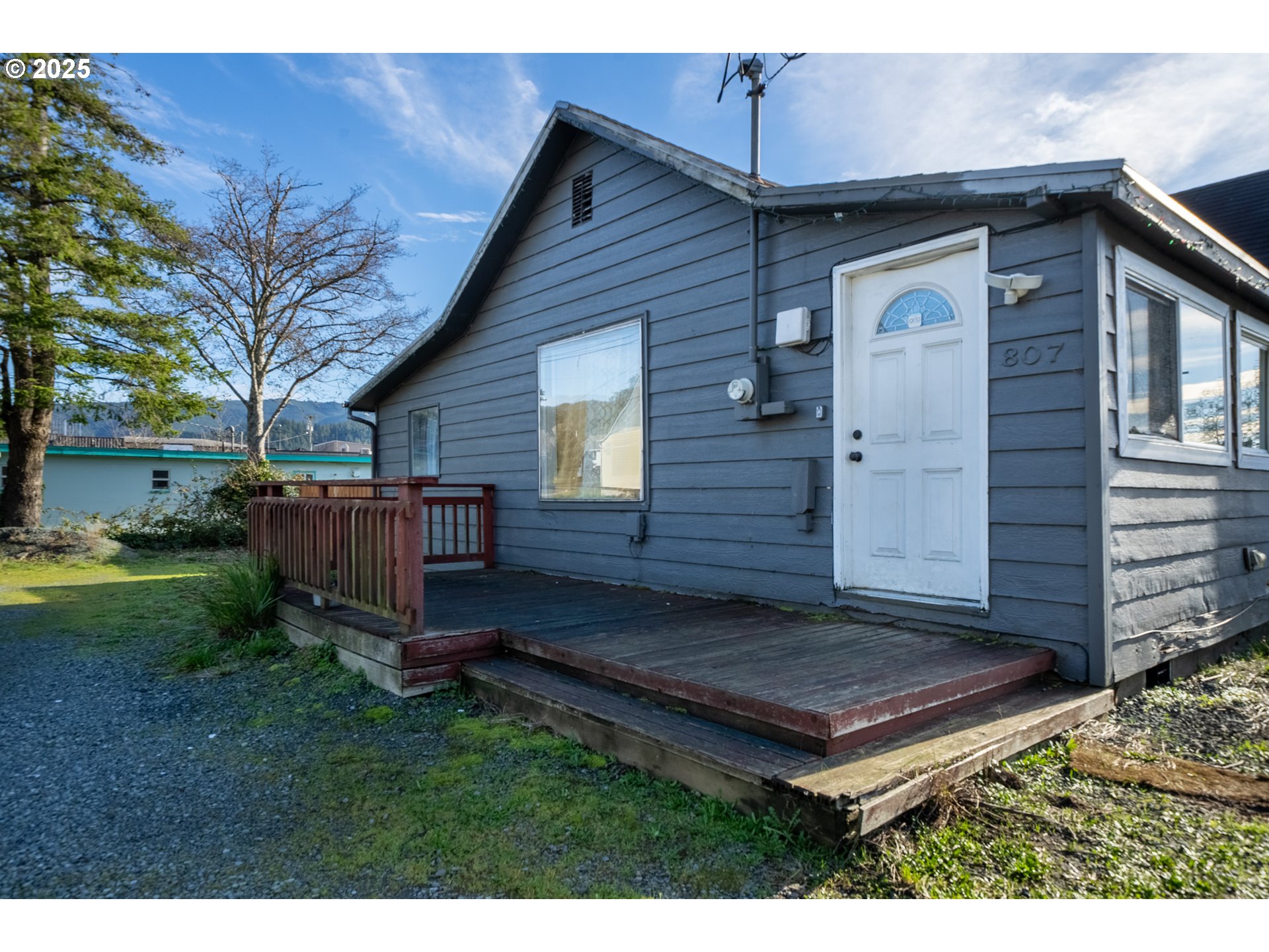 807 GARIBALDI AVE