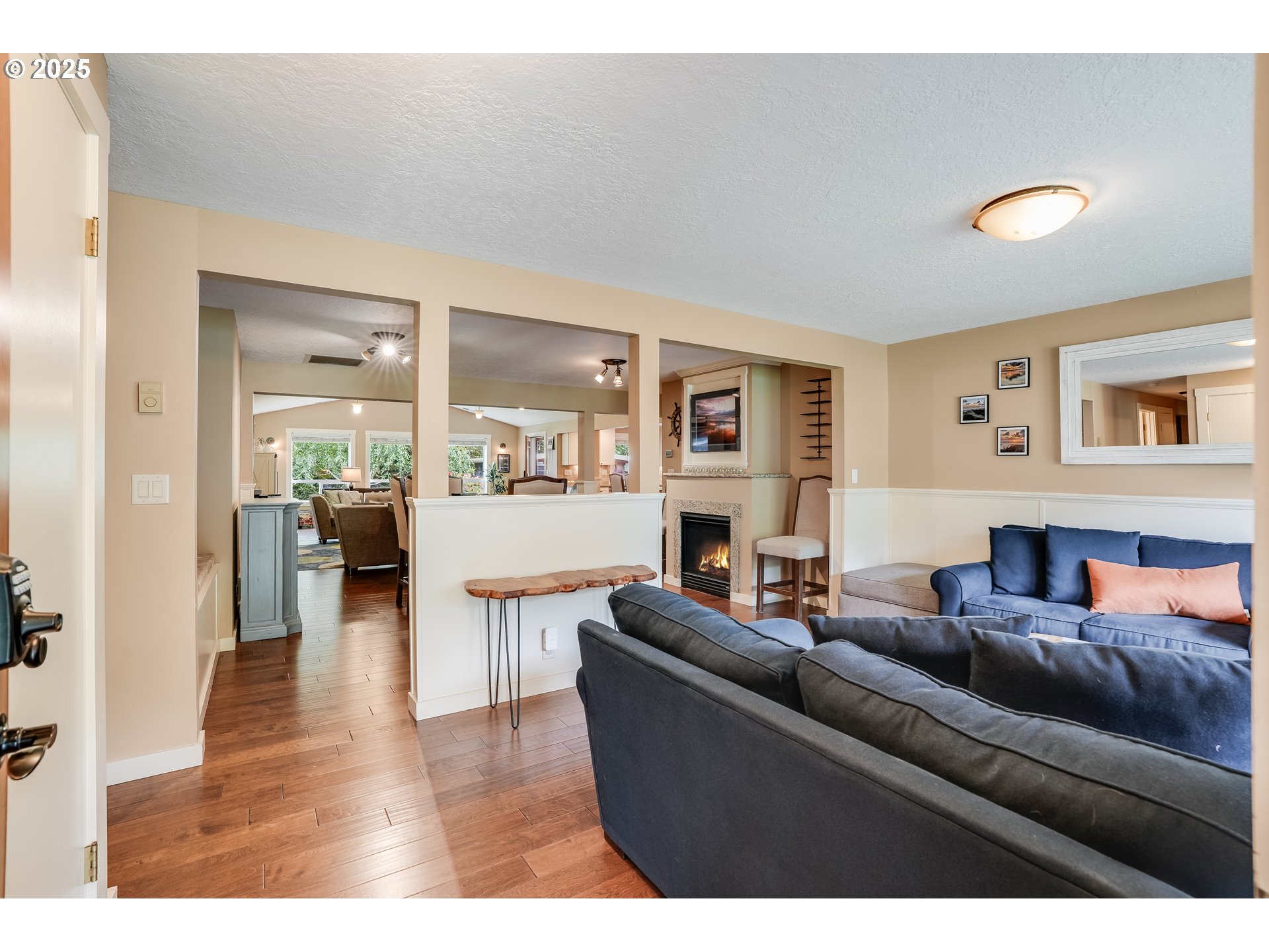 3664 W CHINOOK AVE