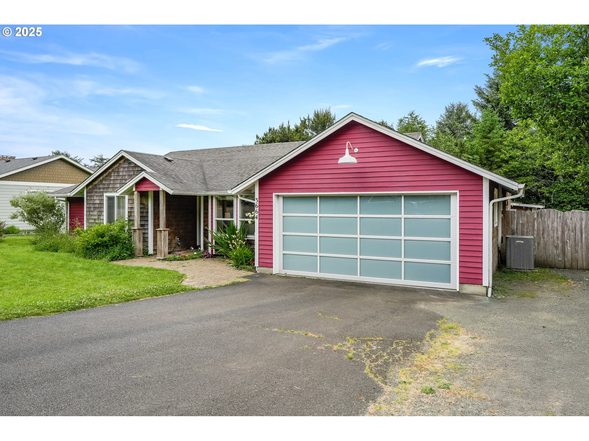 3664 W CHINOOK AVE