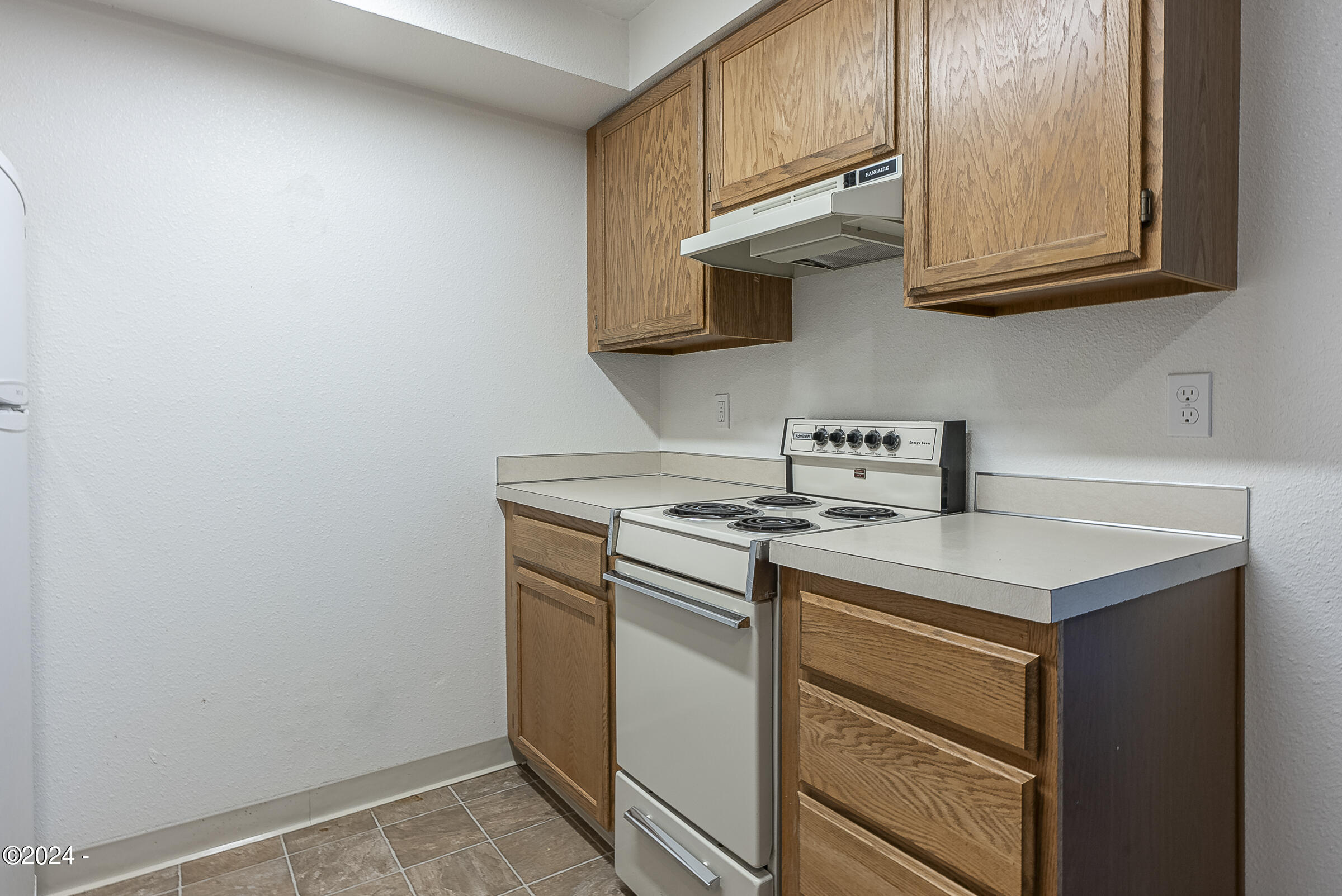 145 N Miller Street, 211