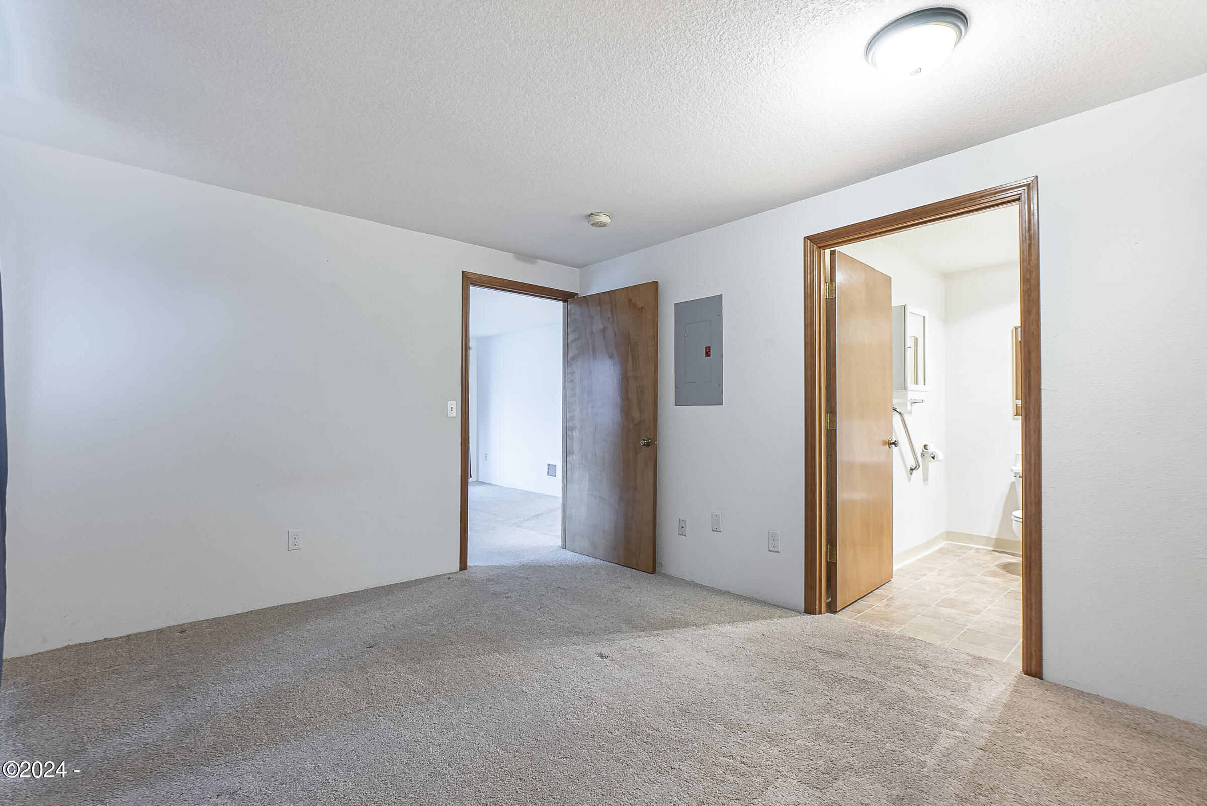 145 N Miller Street, 211