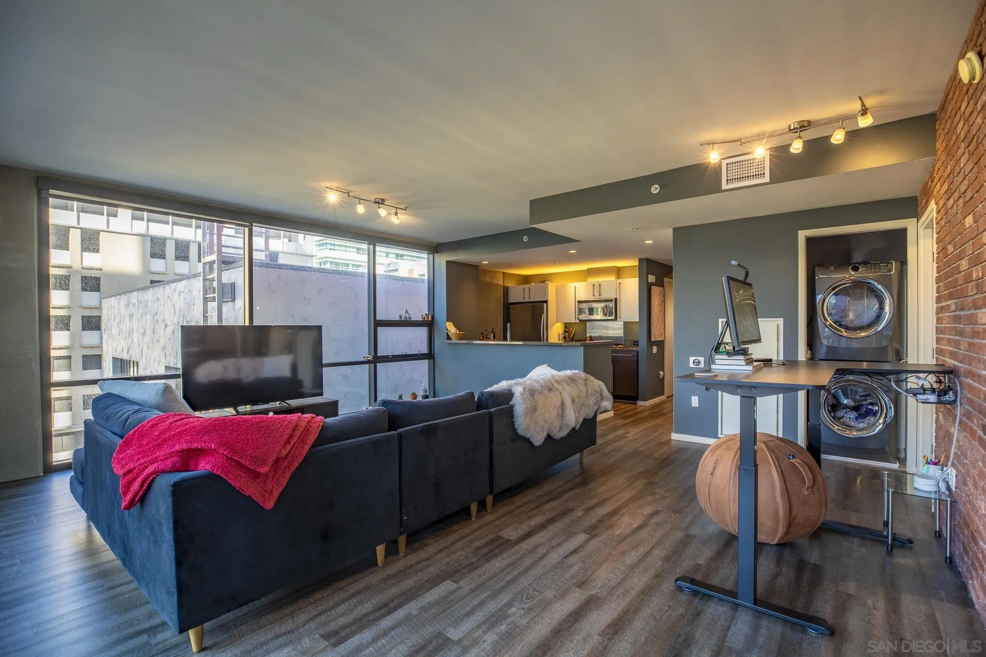 350 11th Ave Unit 630