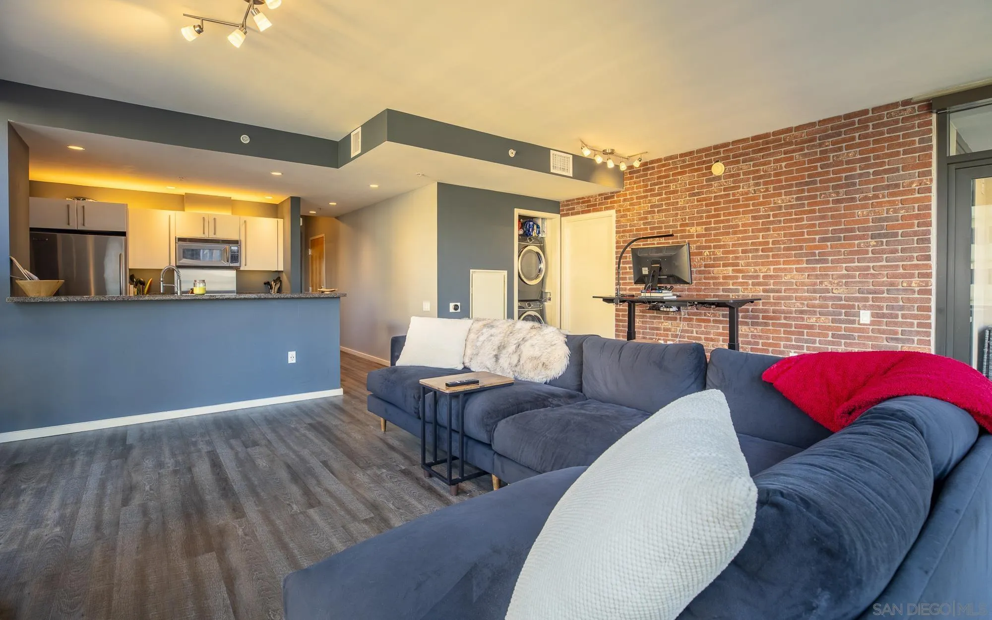 350 11th Ave Unit 630