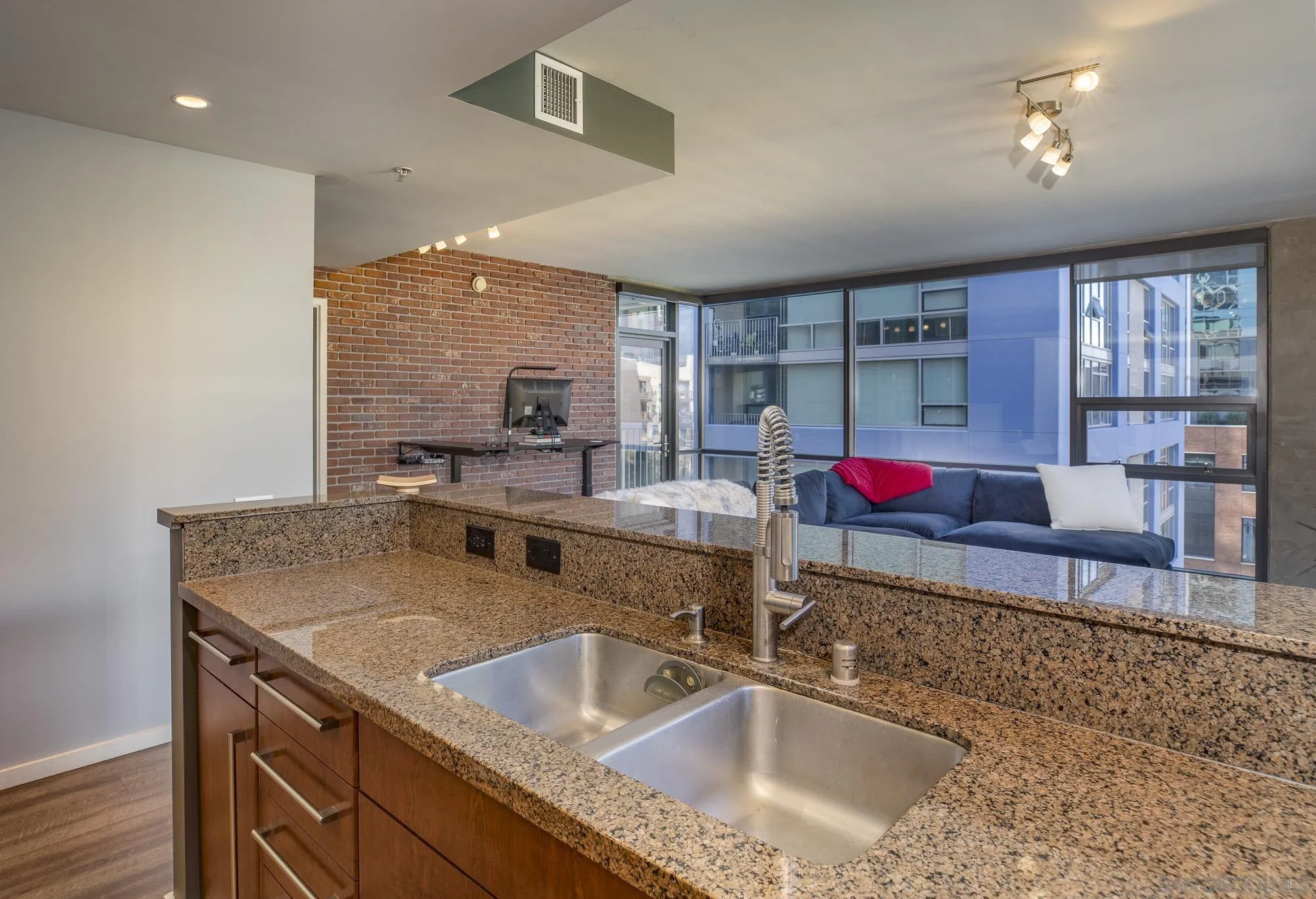 350 11th Ave Unit 630